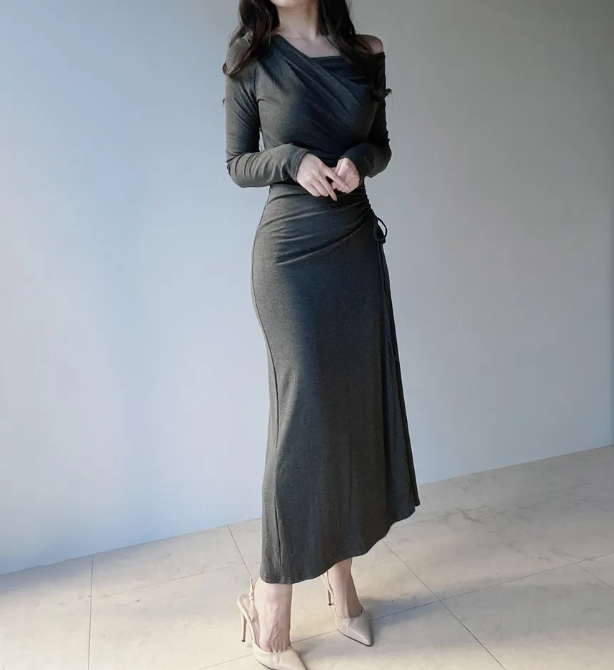 ワンショルダードレープシャーリングドローストリングロングワンピース | mirangmirang | 詳細画像5