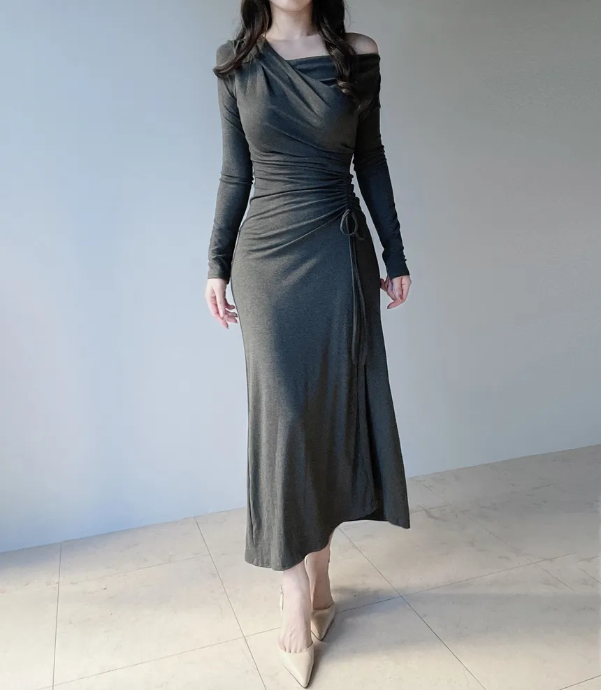 ワンショルダードレープシャーリングドローストリングロングワンピース | mirangmirang | 詳細画像7