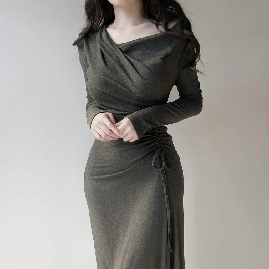 ワンショルダードレープシャーリングドローストリングロングワンピース | mirangmirang | 詳細画像9