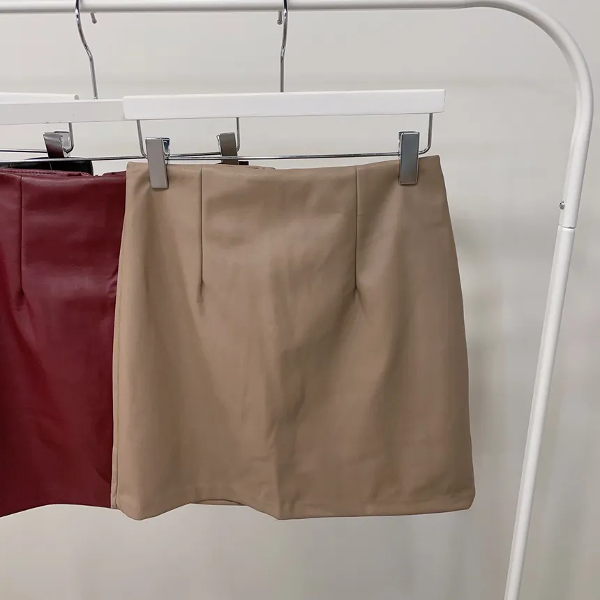 レザー調Hラインベーシックカラースカート | mirangmirang | 詳細画像30