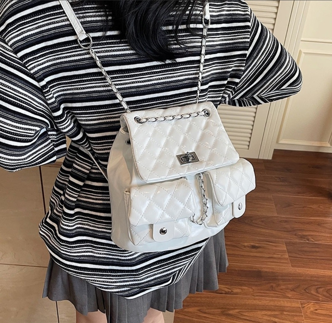 レザー調チェーンポケットカラーバックパック | 詳細画像2