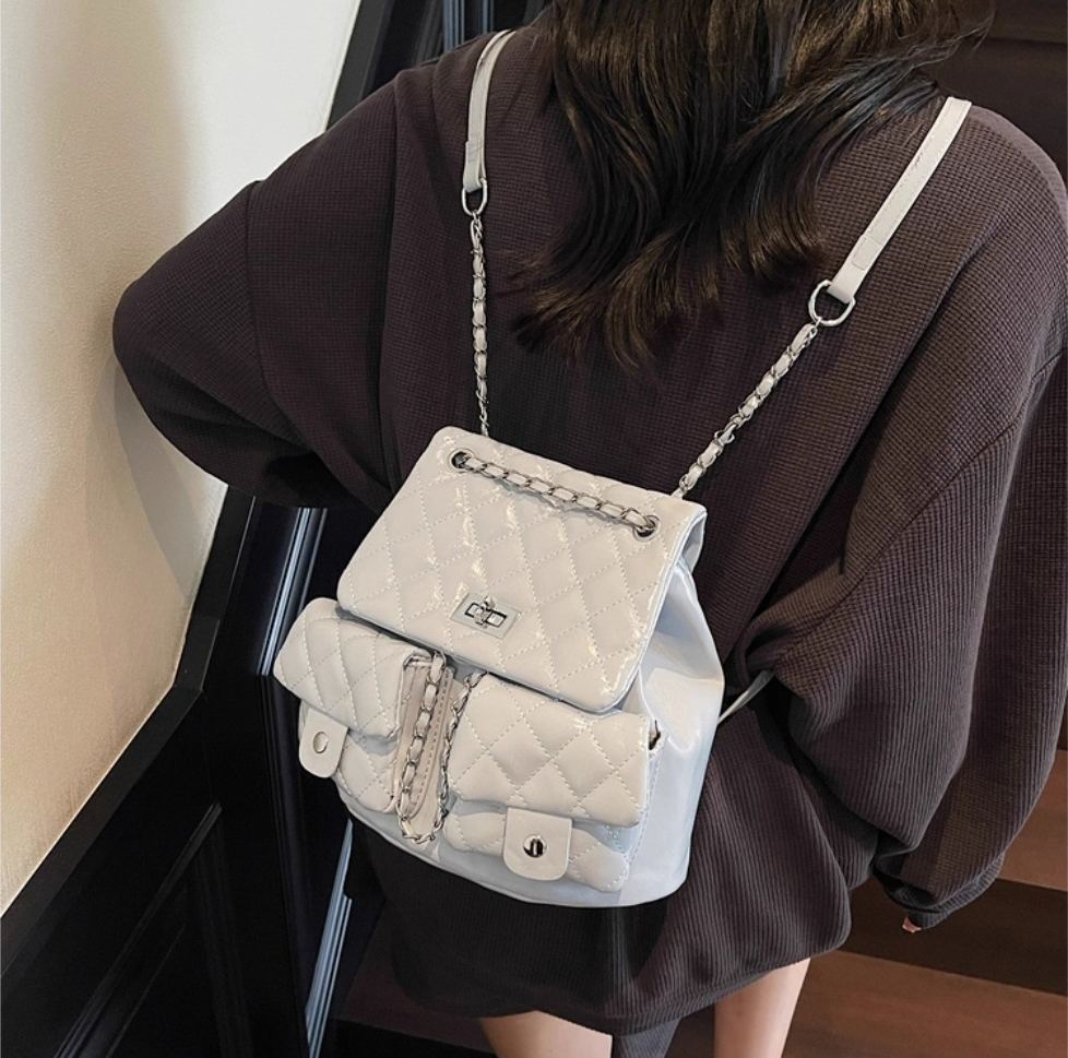 レザー調チェーンポケットカラーバックパック | 詳細画像4