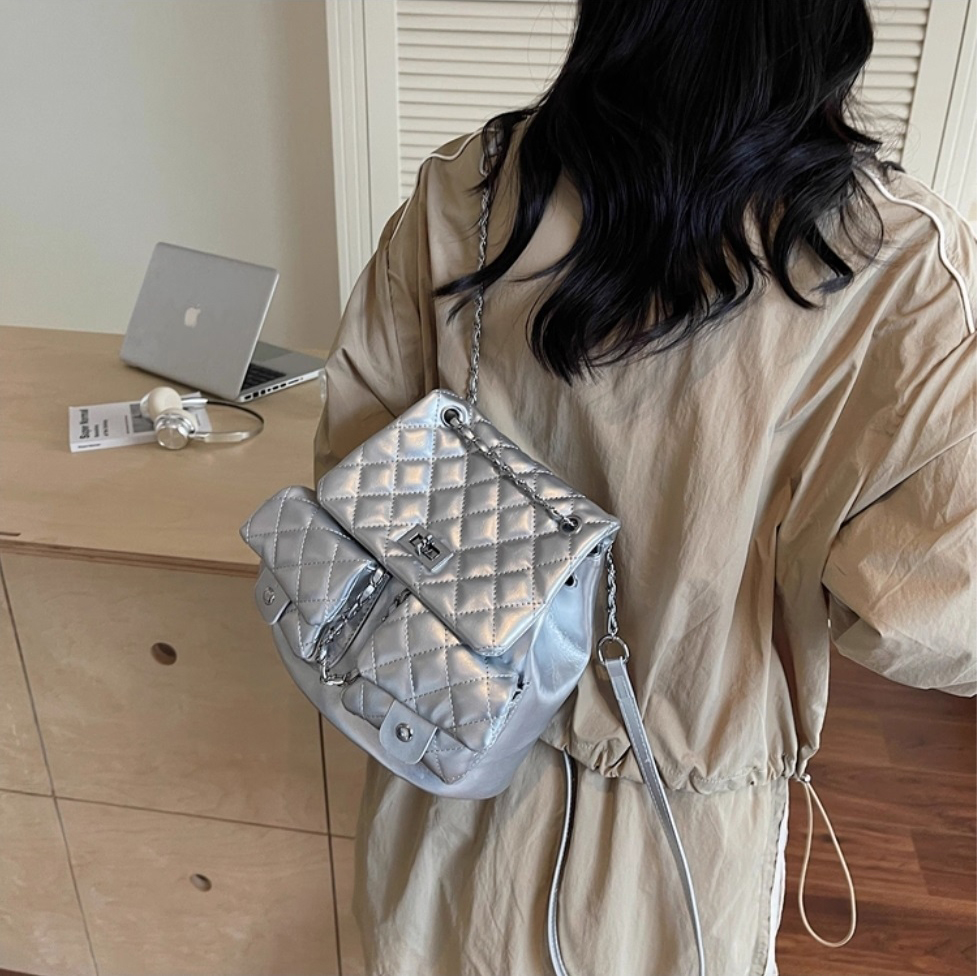 レザー調チェーンポケットカラーバックパック | 詳細画像5