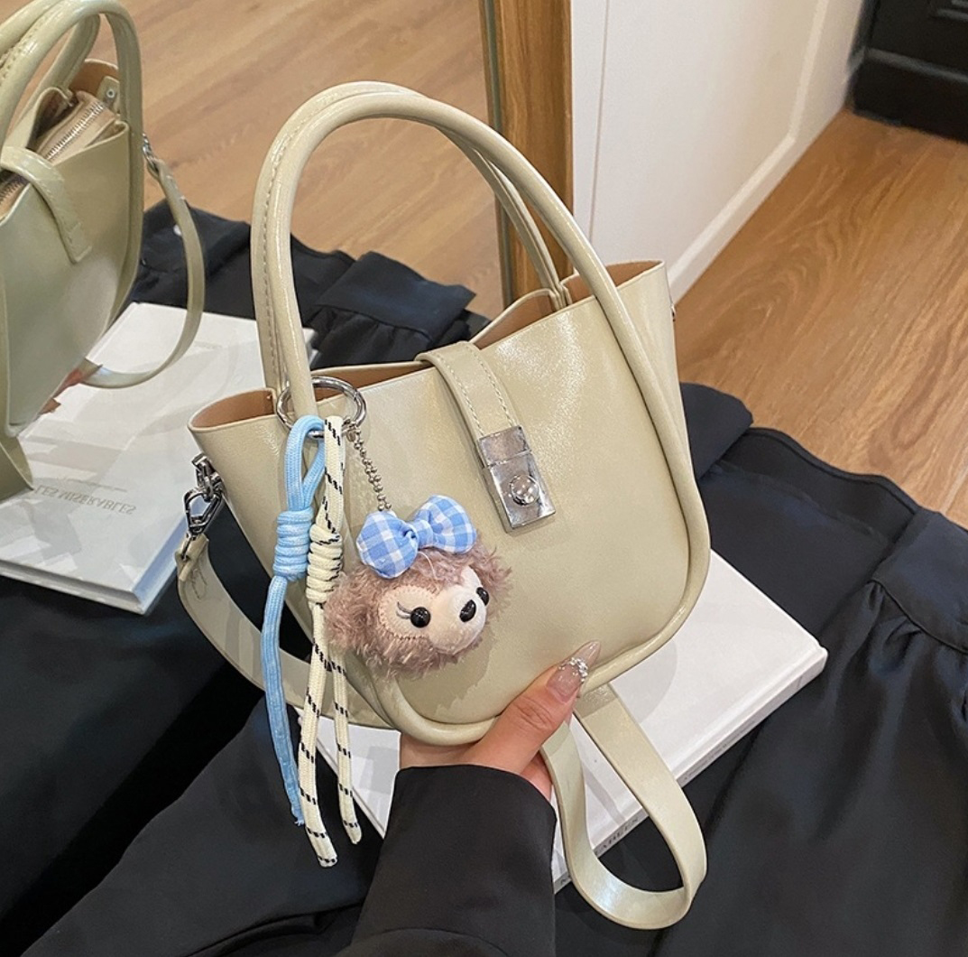 レザー調カラーショルダーバッグ | 詳細画像10