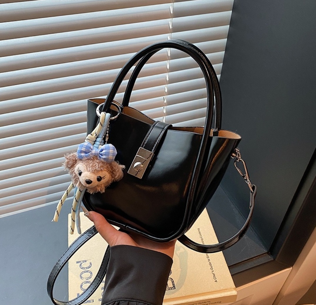 レザー調カラーショルダーバッグ | 詳細画像12