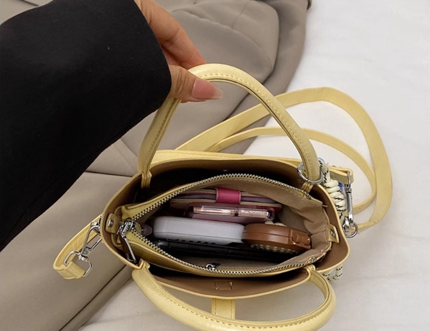 レザー調カラーショルダーバッグ | 詳細画像13