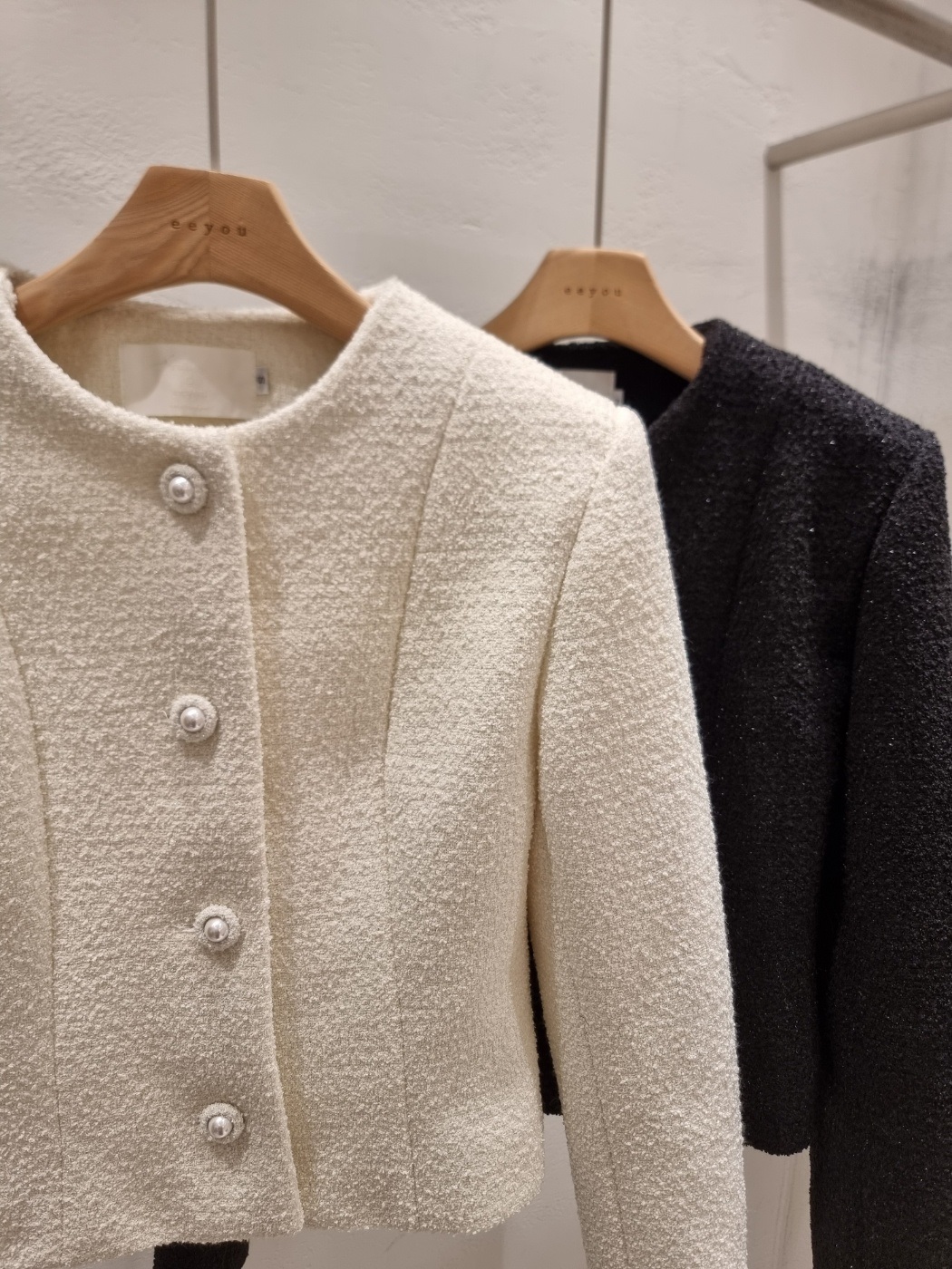 ツイードラウンドネックノーカラーパール調ボタン肩パッドジャケット | 詳細画像19