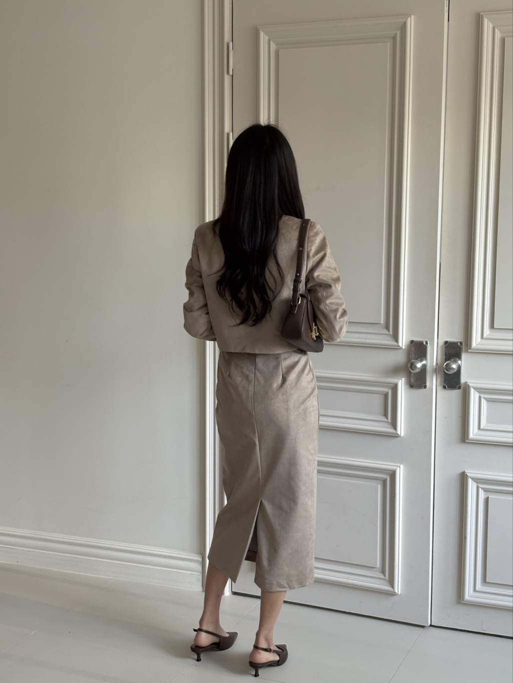 スエード調ラウンドネックポケット肩パッドHライン(ロング丈)セットアップ | 詳細画像15