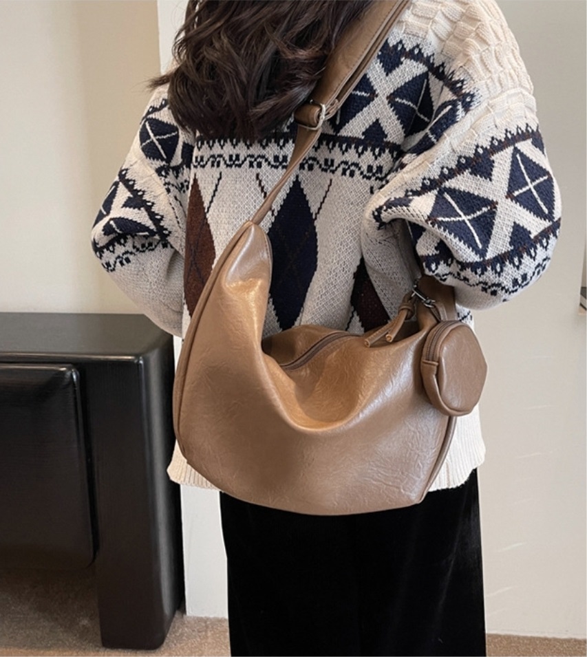 レザー調ショルダーバッグポーチ付 | 詳細画像6