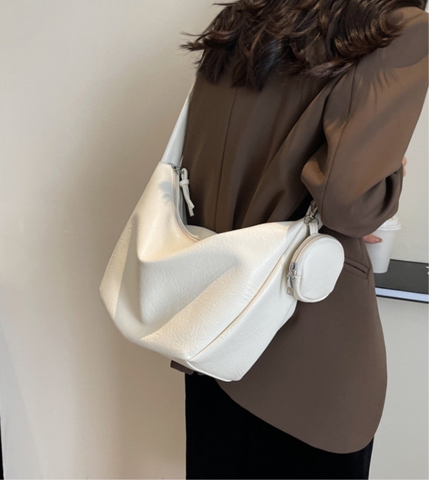 レザー調ショルダーバッグポーチ付 | 詳細画像7