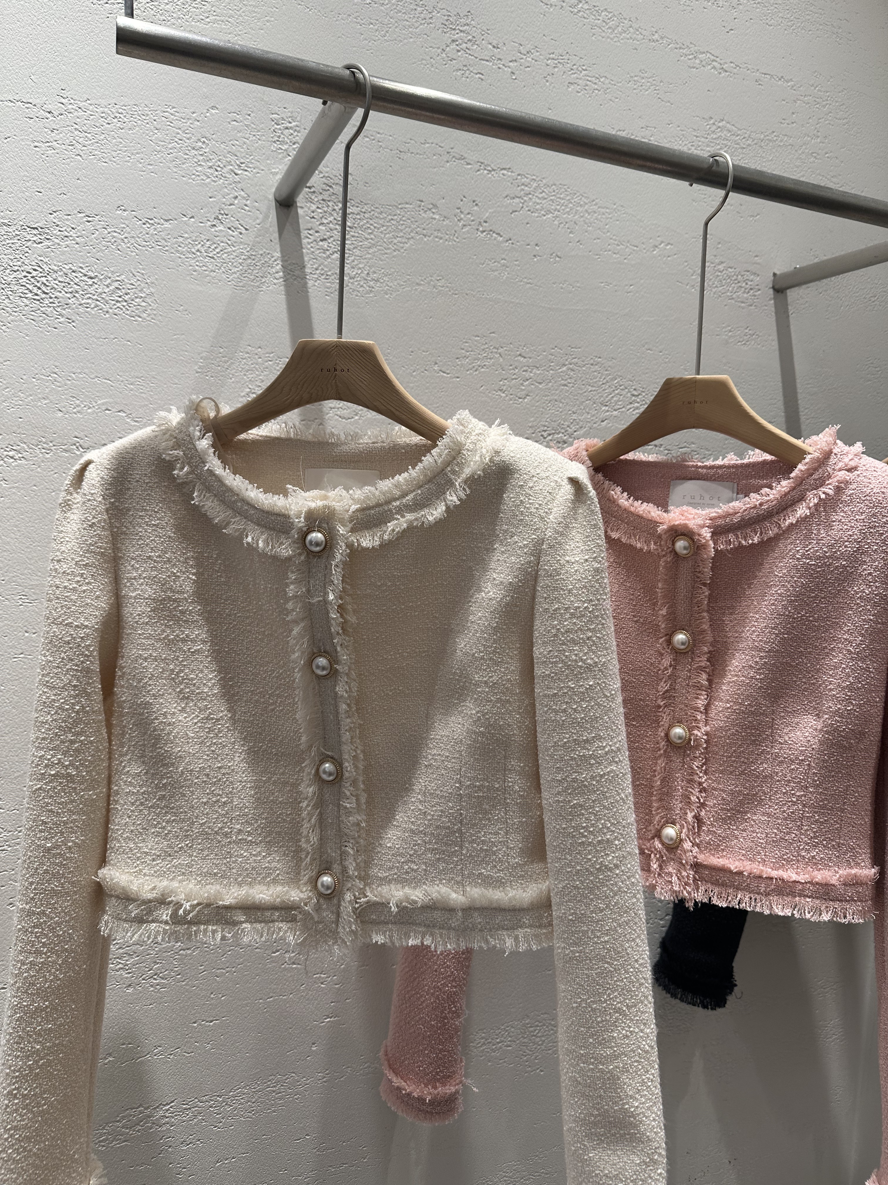 ツイードノーカラーパール調ボタン肩パッドスリム長袖ジャケット | 詳細画像21