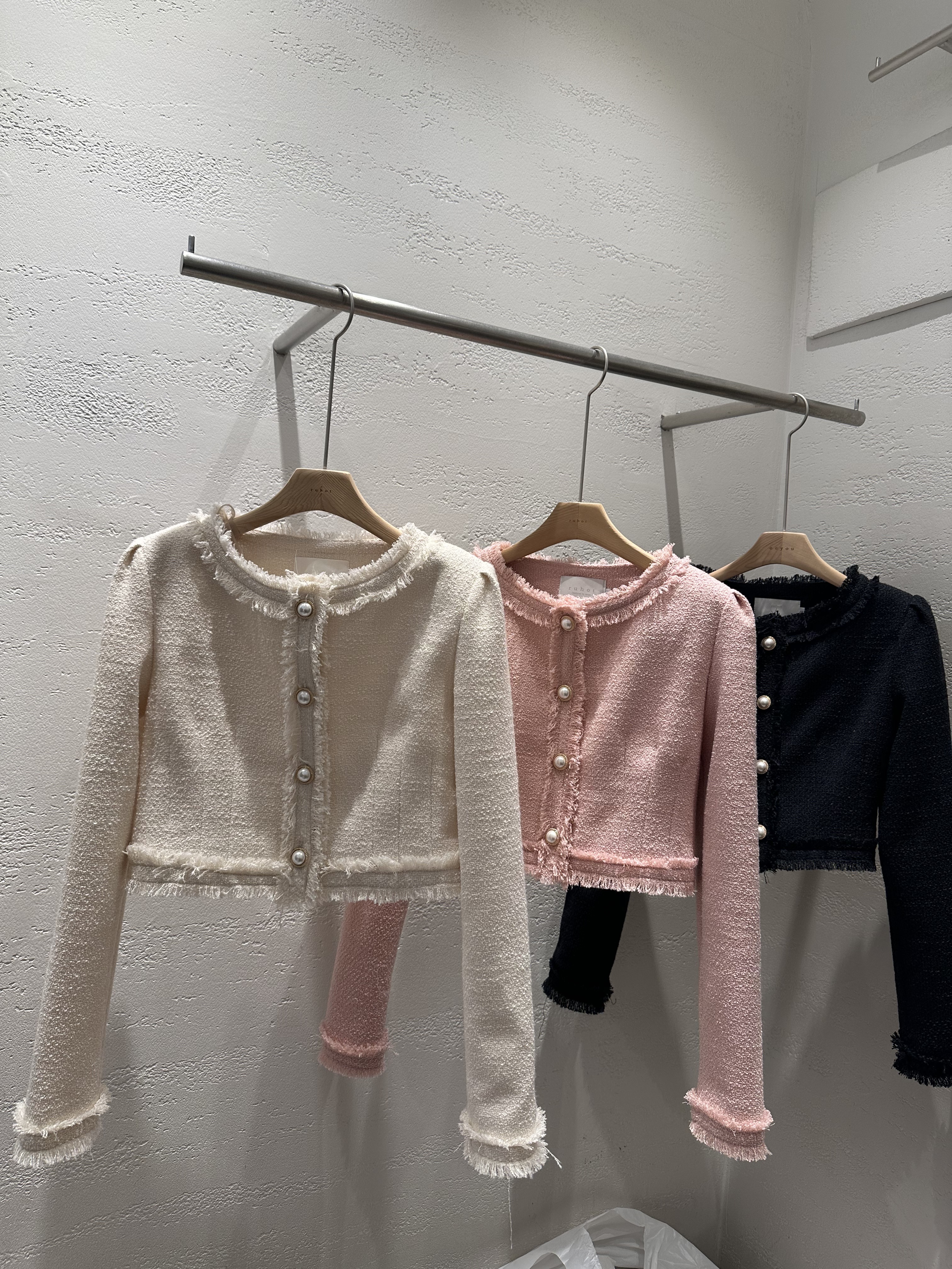 ツイードノーカラーパール調ボタン肩パッドスリム長袖ジャケット | 詳細画像20