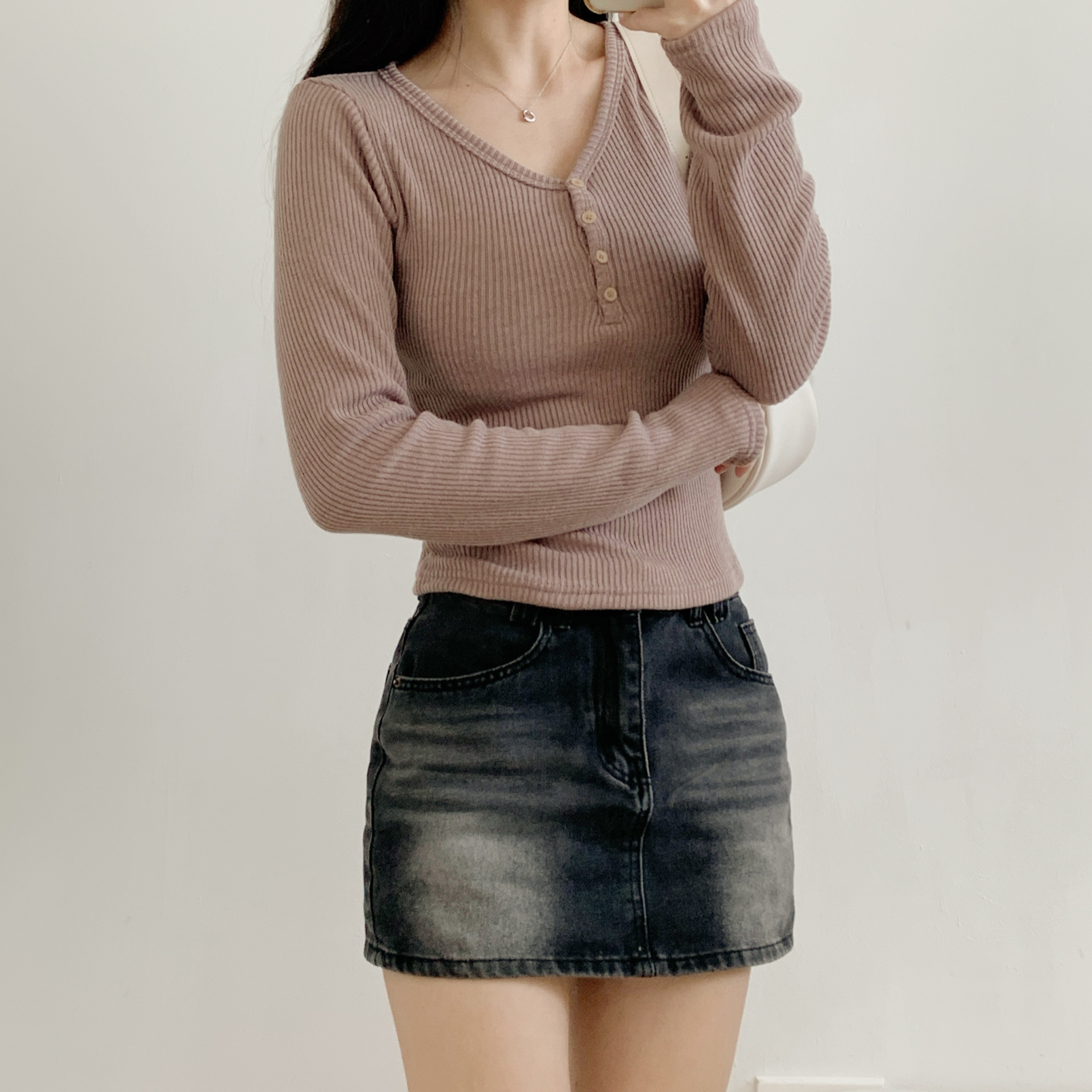 裏起毛ストレッチボタンVネックスリム長袖Tシャツ | 詳細画像13