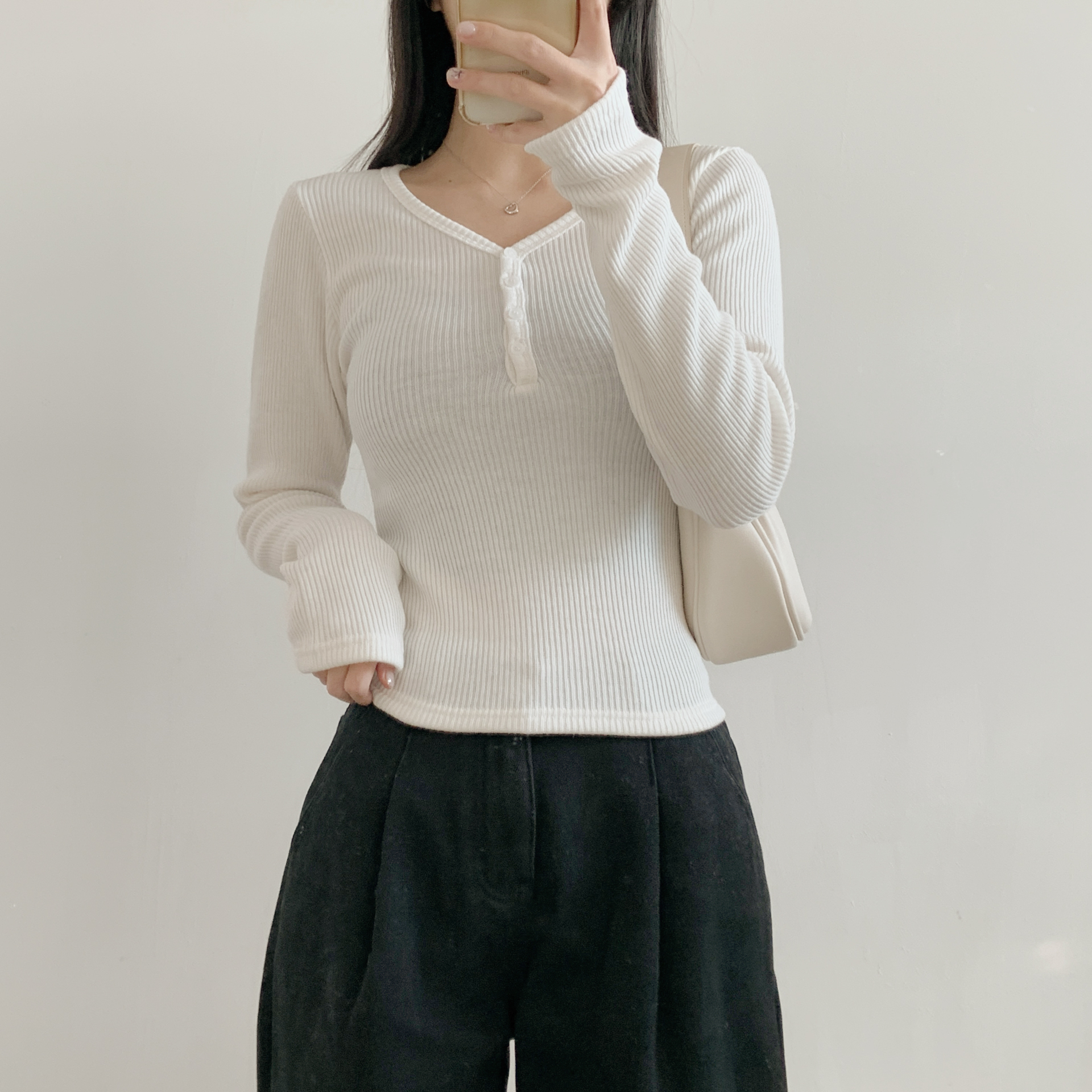裏起毛ストレッチボタンVネックスリム長袖Tシャツ | 詳細画像4