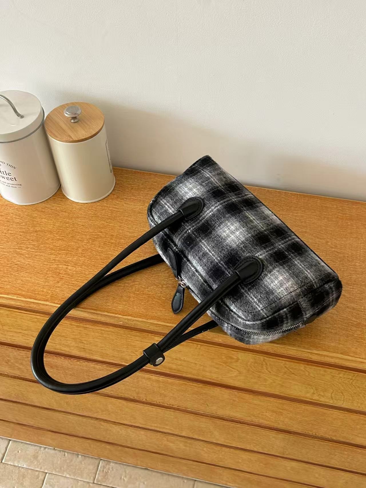 レザー調ジップアップチェックトートバッグ | 詳細画像16