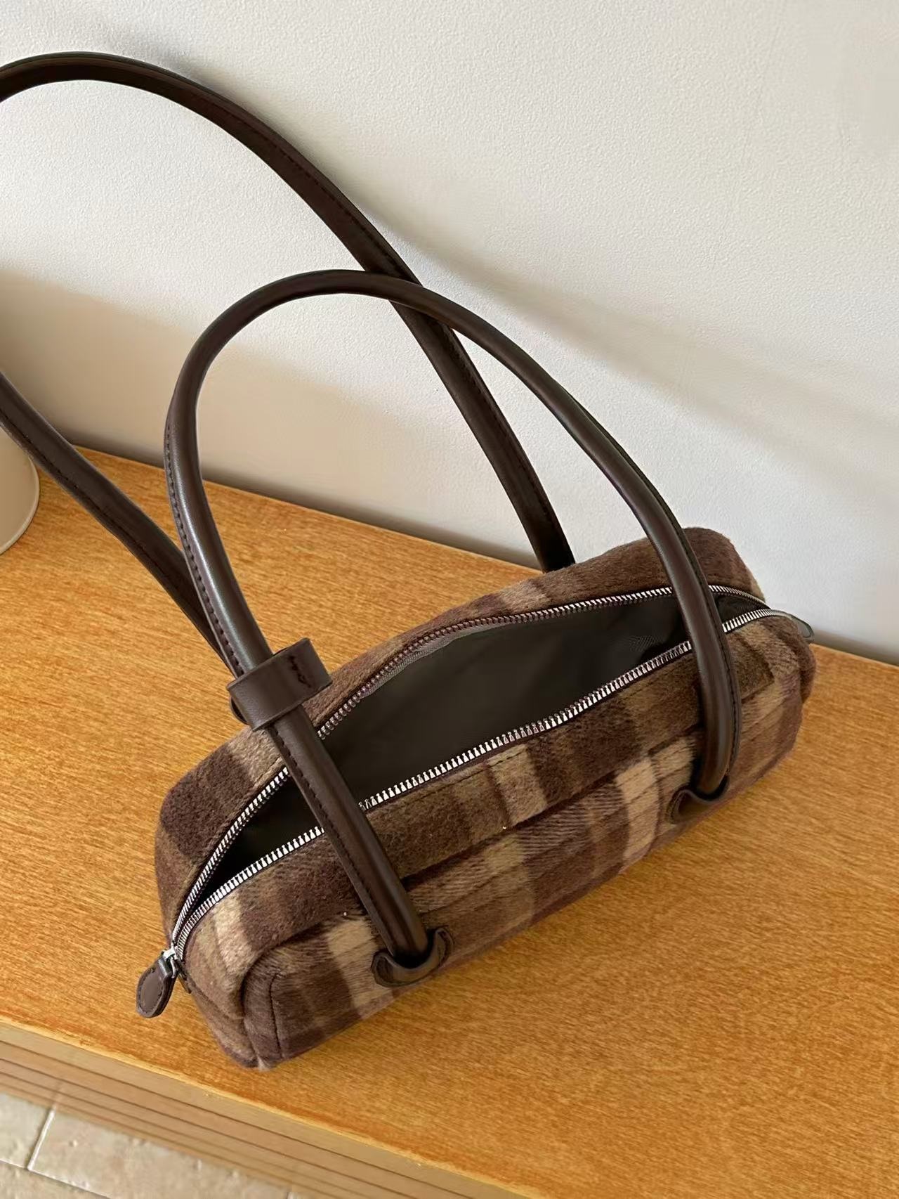 レザー調ジップアップチェックトートバッグ | 詳細画像21