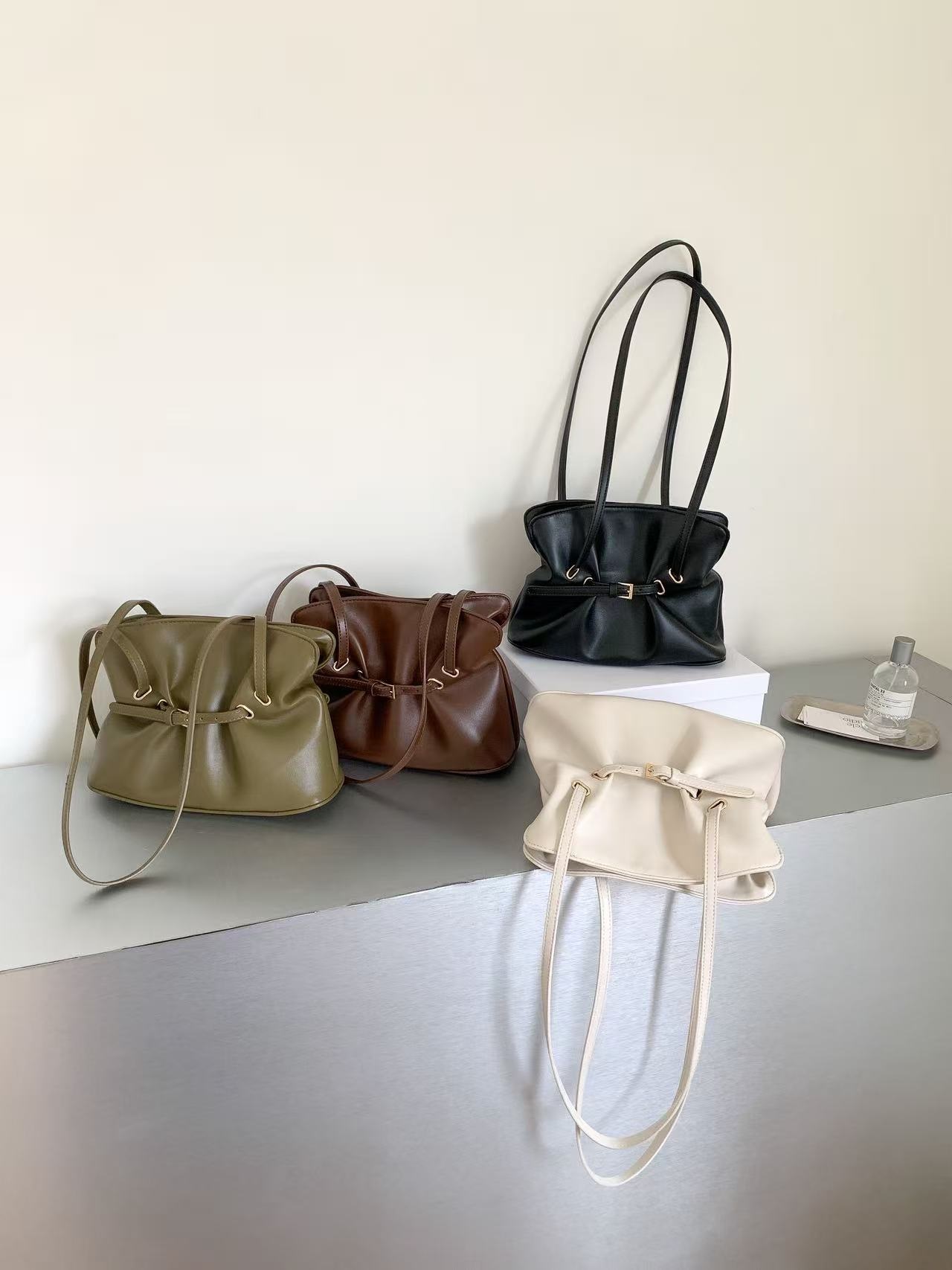 レザー調バックルトートバッグ | 詳細画像18