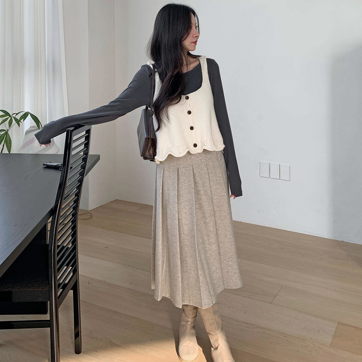 ニットボタンパンチングクロップドビスチェ | レディースファッション