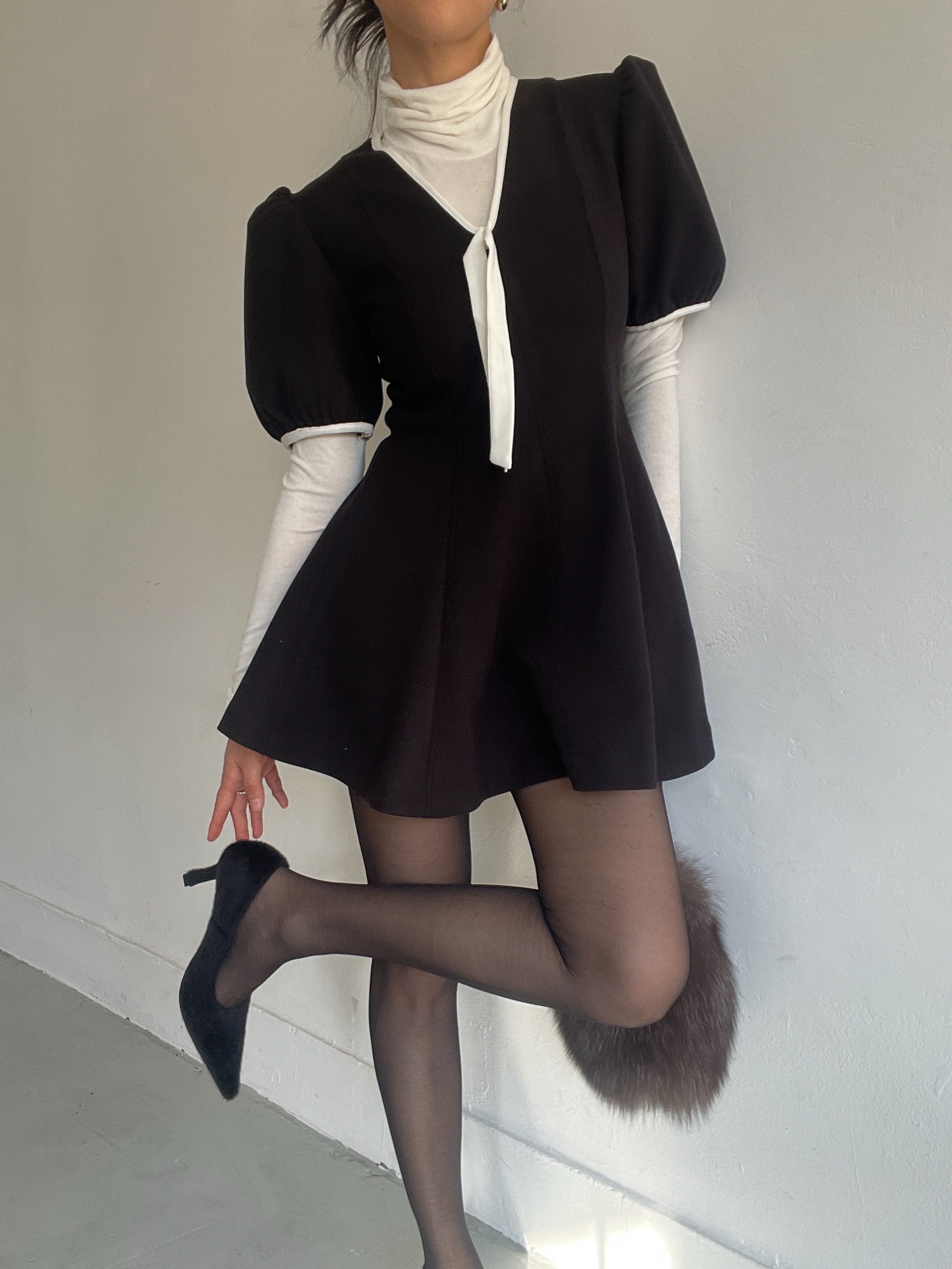 リボンVネックパフスリーブ半袖サイドジップミニ配色ワンピース | 詳細画像2