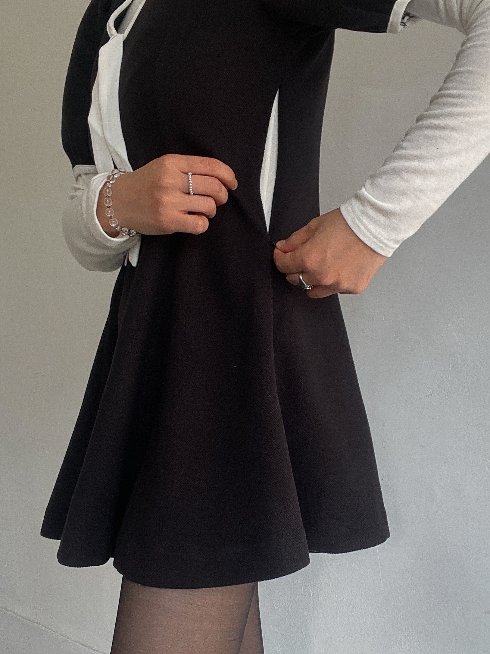 リボンVネックパフスリーブ半袖サイドジップミニ配色ワンピース | 詳細画像3