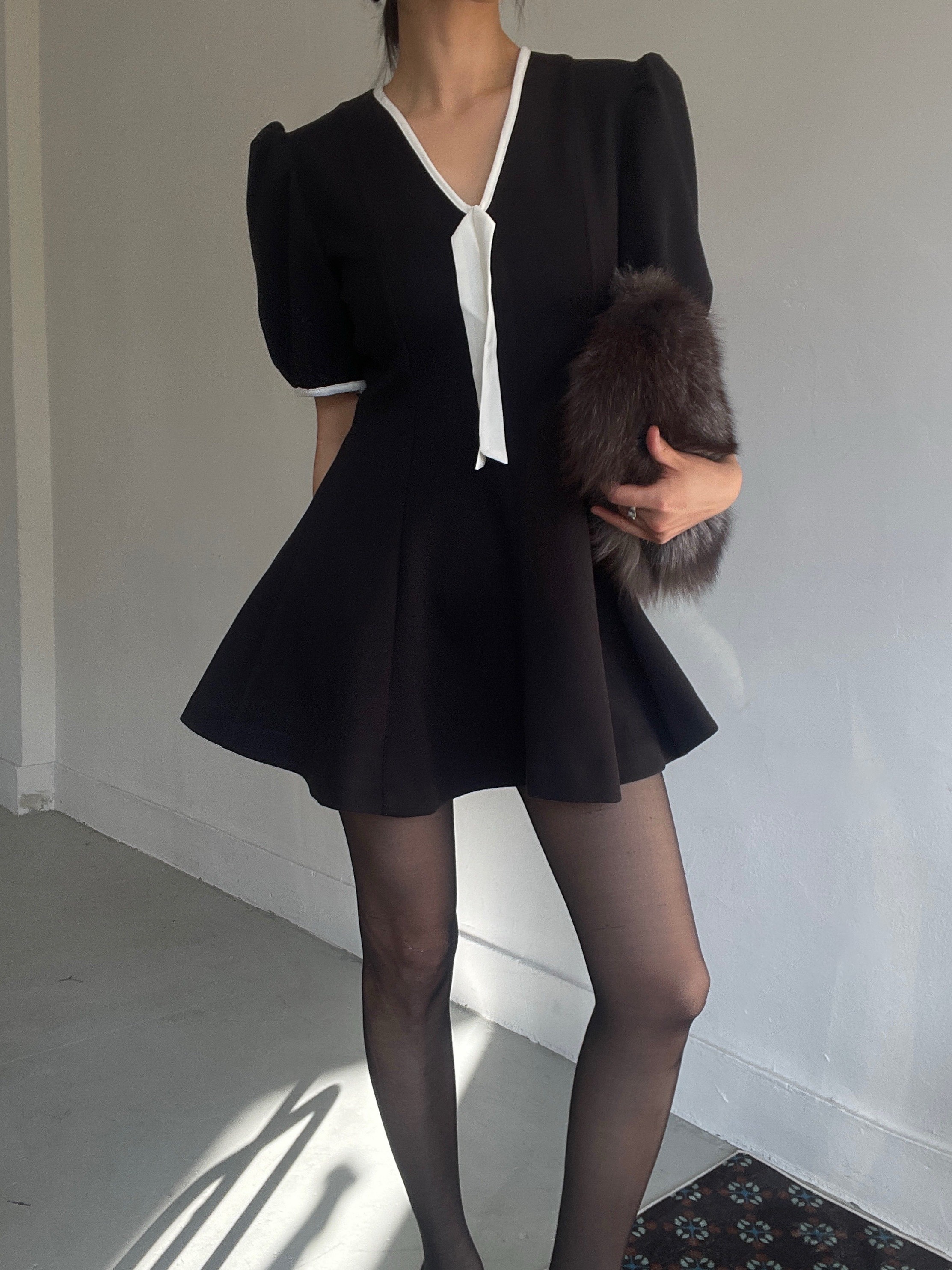 リボンVネックパフスリーブ半袖サイドジップミニ配色ワンピース | 詳細画像10