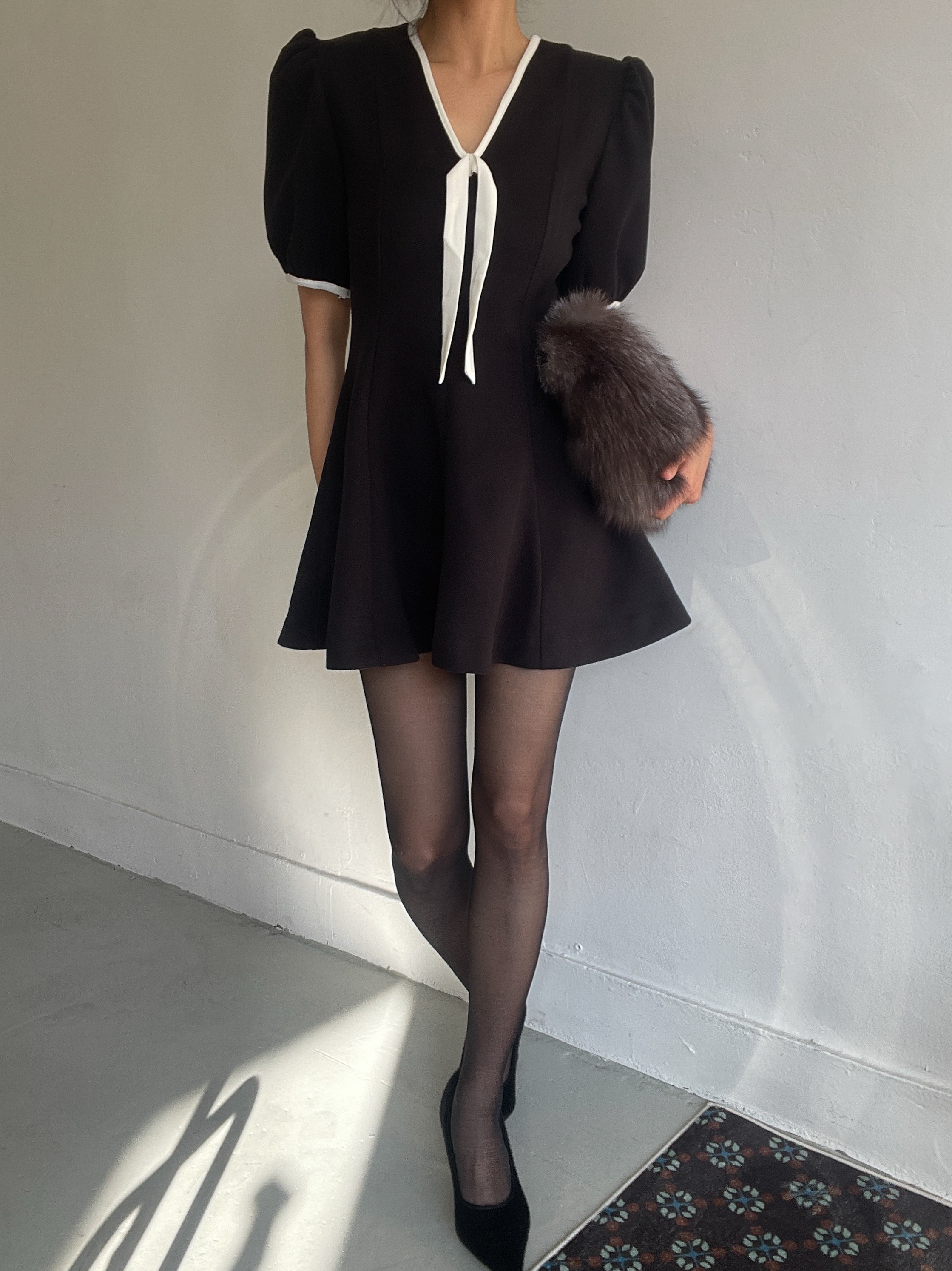 リボンVネックパフスリーブ半袖サイドジップミニ配色ワンピース | 詳細画像14