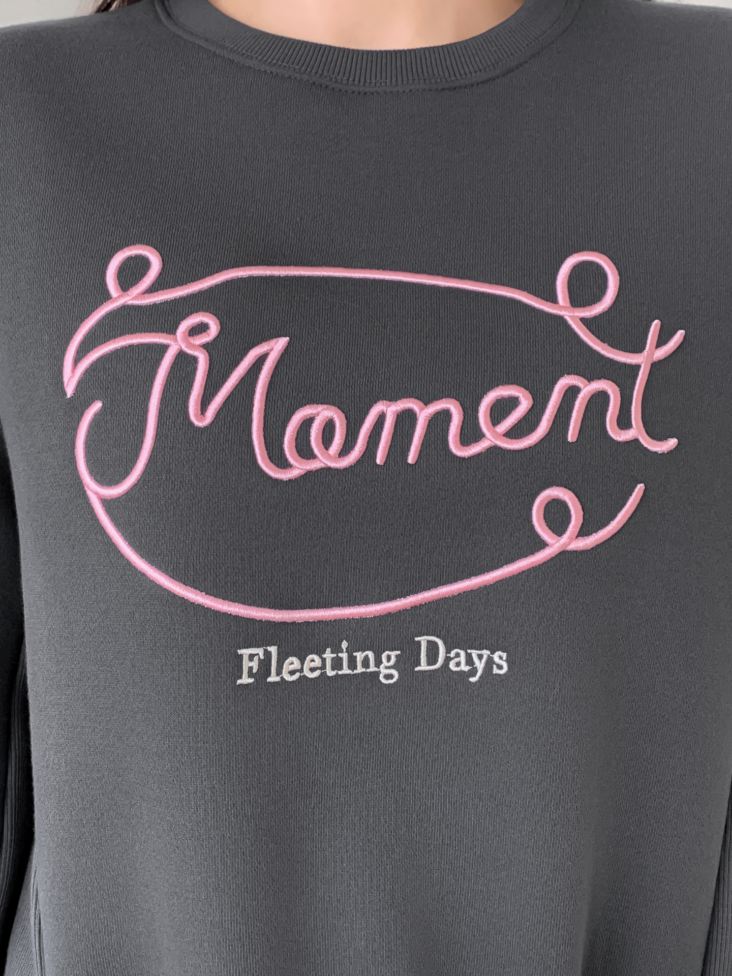 裏起毛ラウンドネックレタリング刺繍スウェット | 詳細画像11