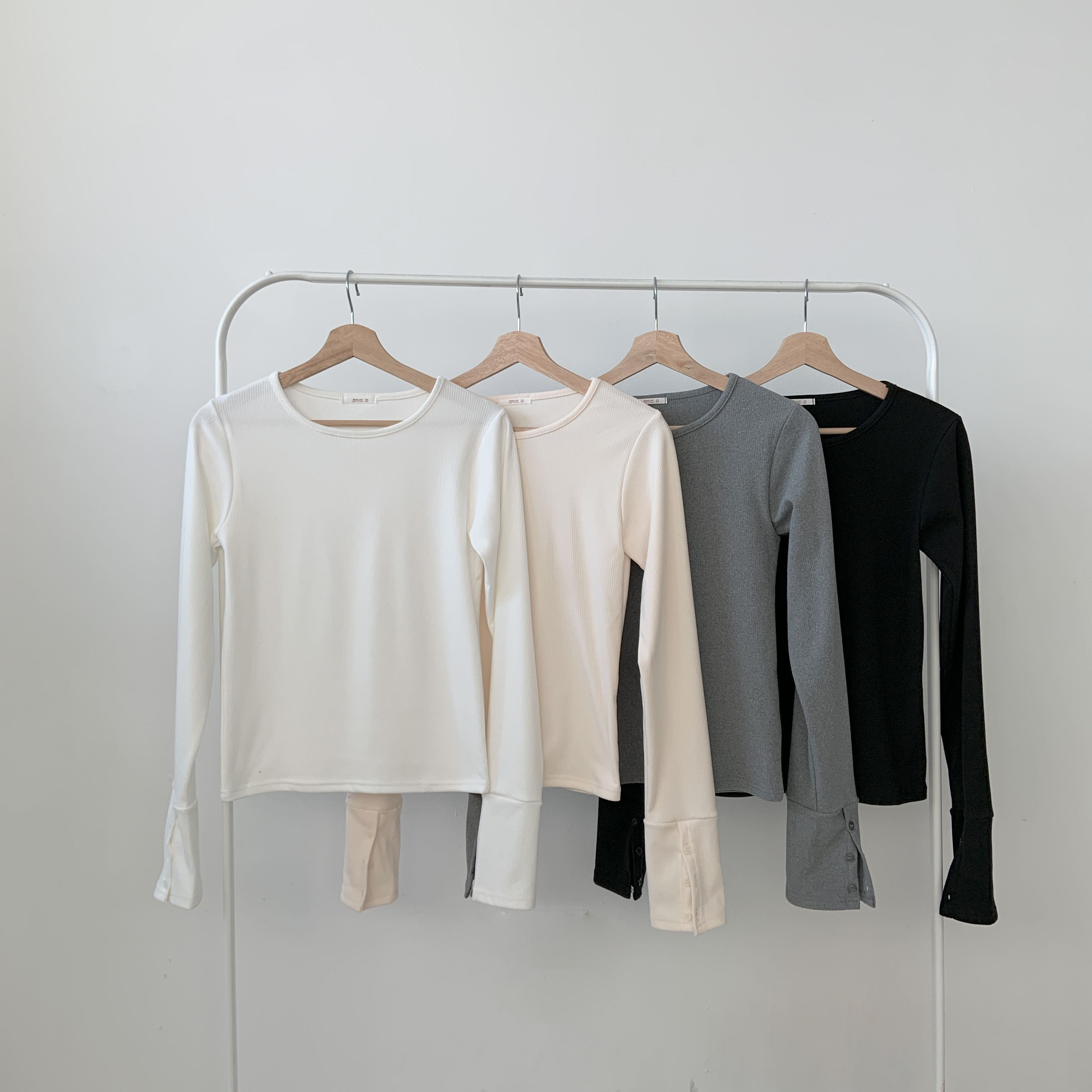 リブラウンドネックボタンスリーブカラーTシャツ | 詳細画像3