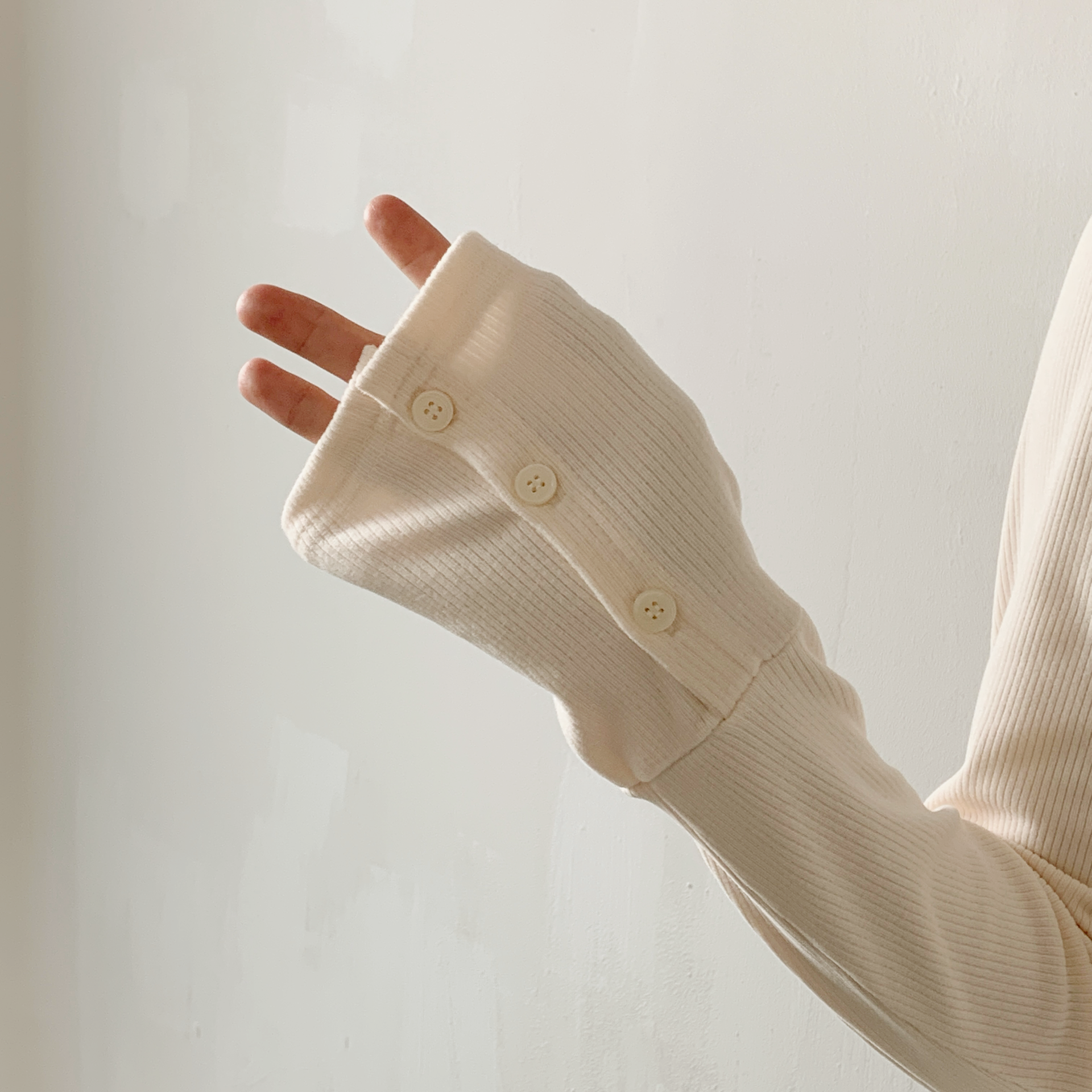 リブラウンドネックボタンスリーブカラーTシャツ | 詳細画像4