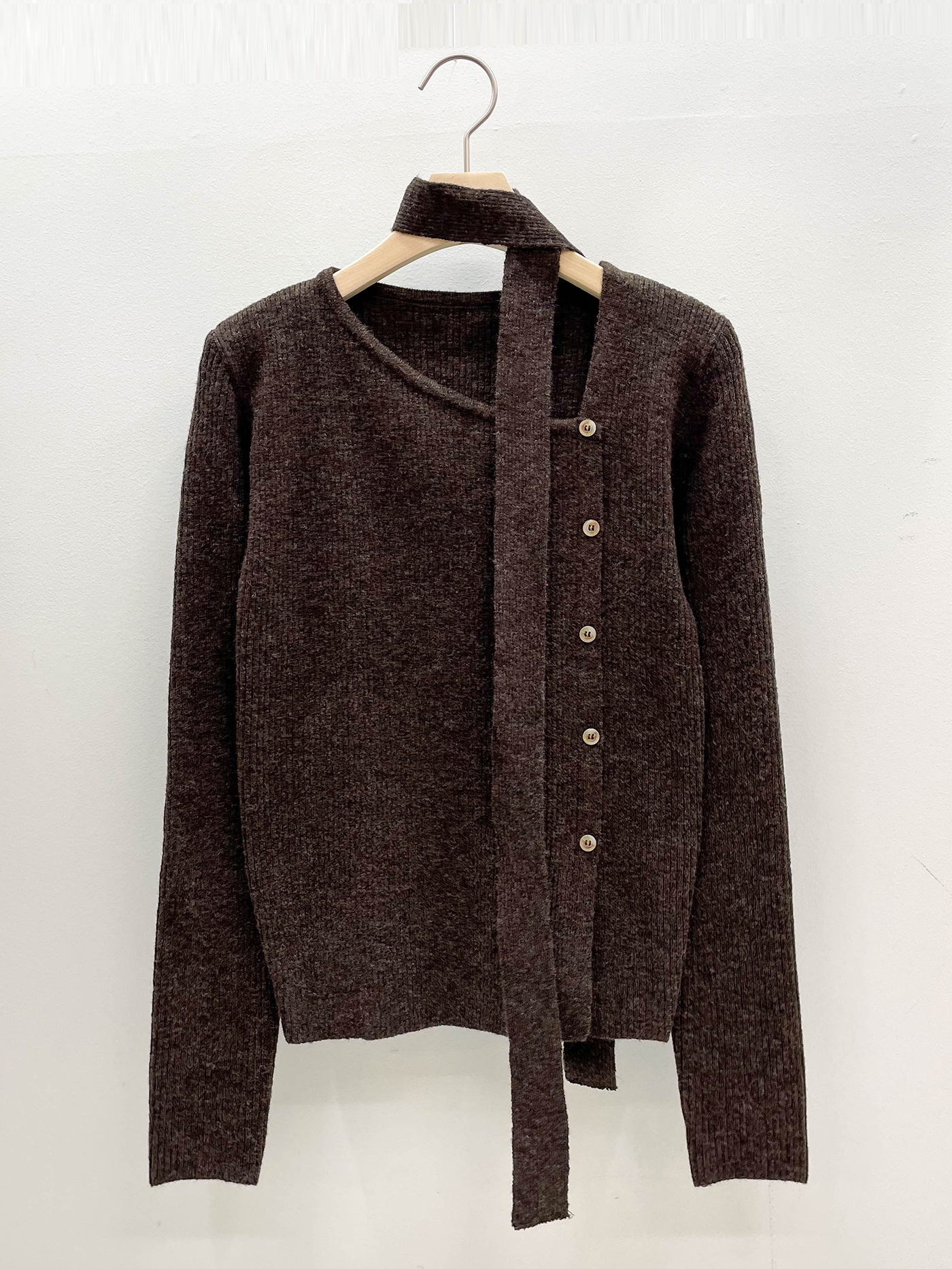 ボタンアンバランスネック長袖カラーニット | 詳細画像18