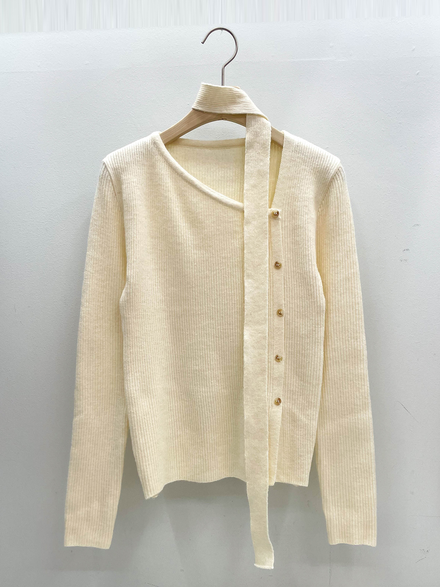 ボタンアンバランスネック長袖カラーニット | 詳細画像17