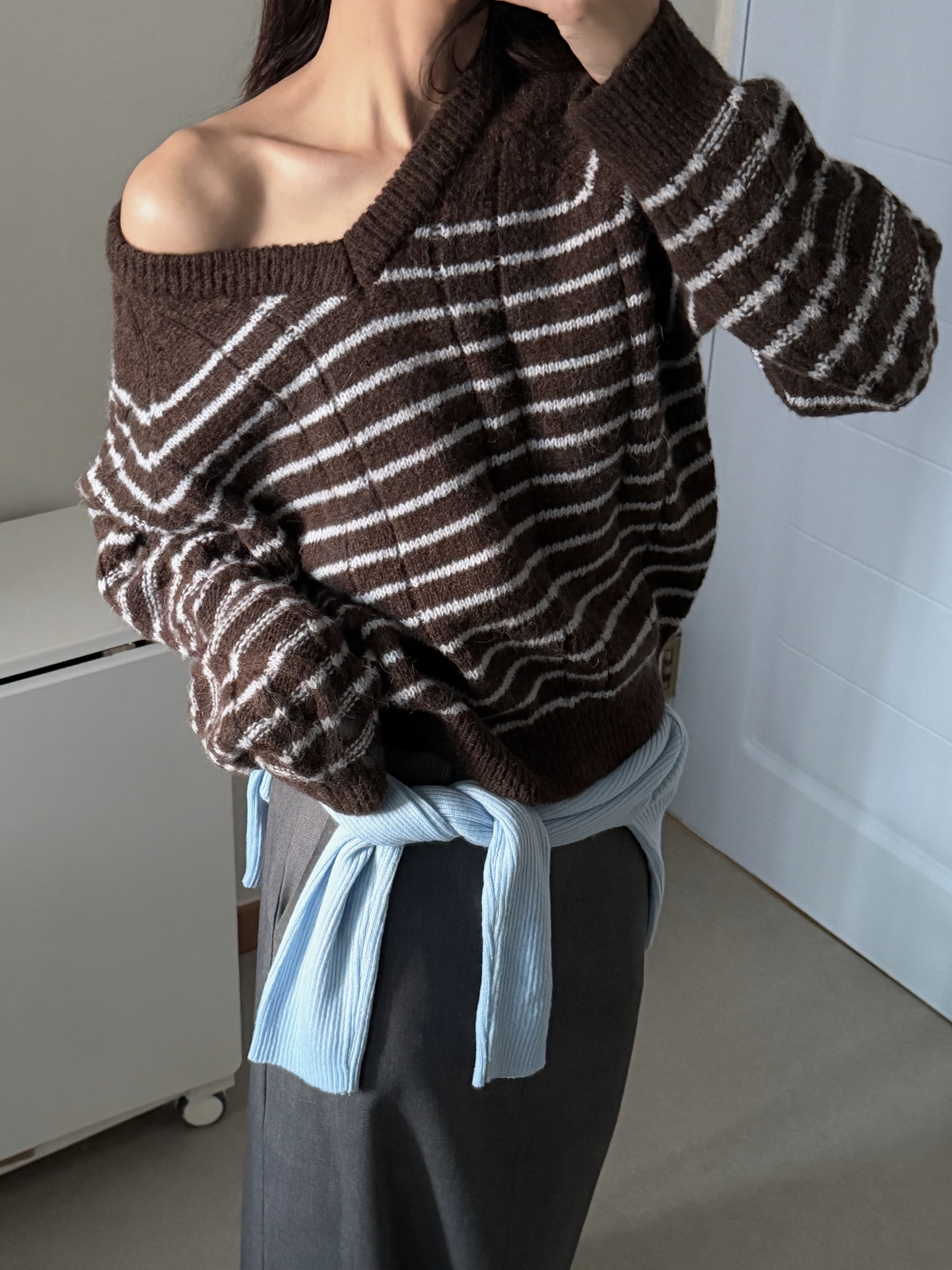 ウール混アルパカ混紡Vネックボーダーカラーニット | 詳細画像4