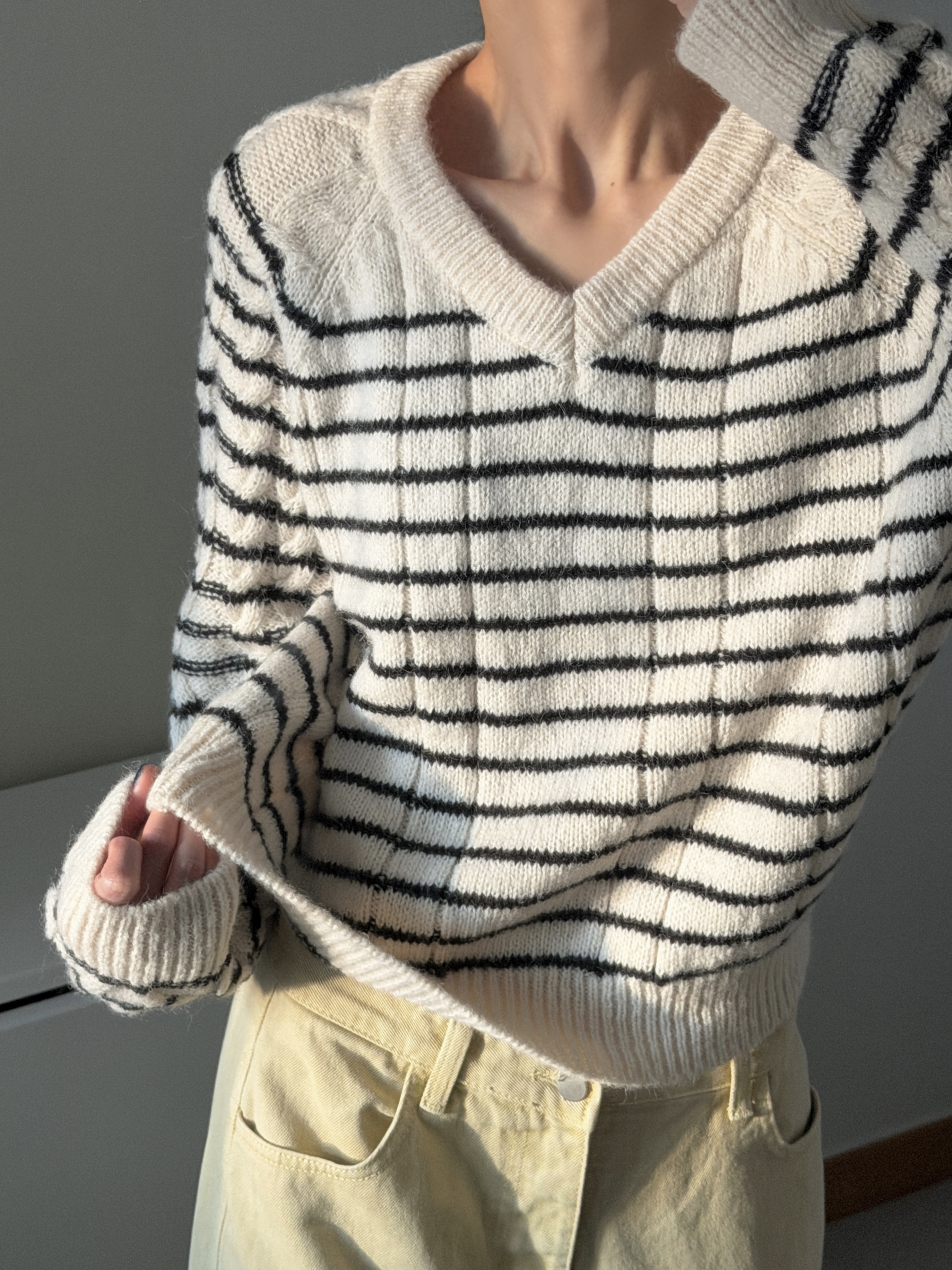 ウール混アルパカ混紡Vネックボーダーカラーニット | 詳細画像12
