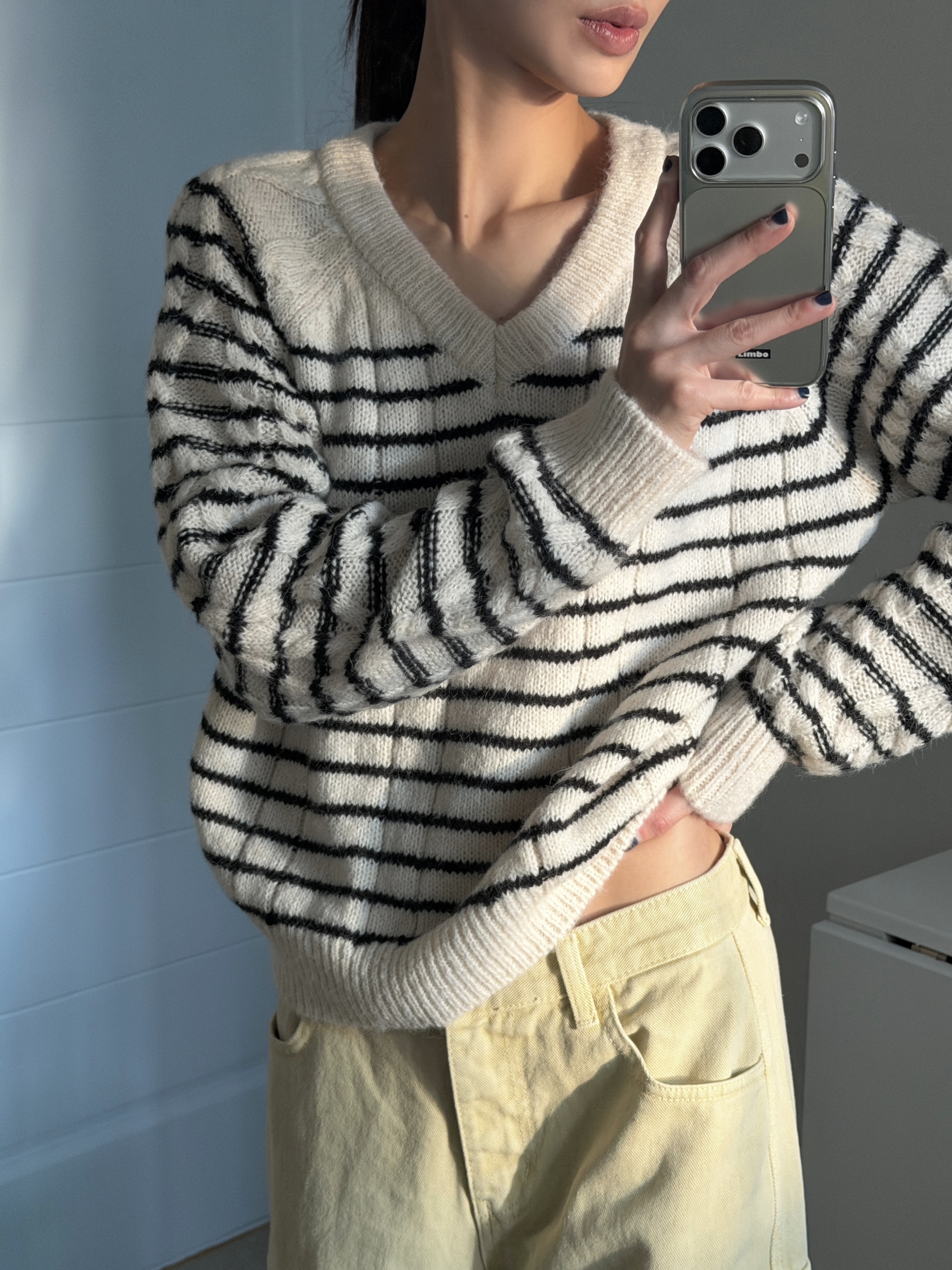 ウール混アルパカ混紡Vネックボーダーカラーニット | 詳細画像11