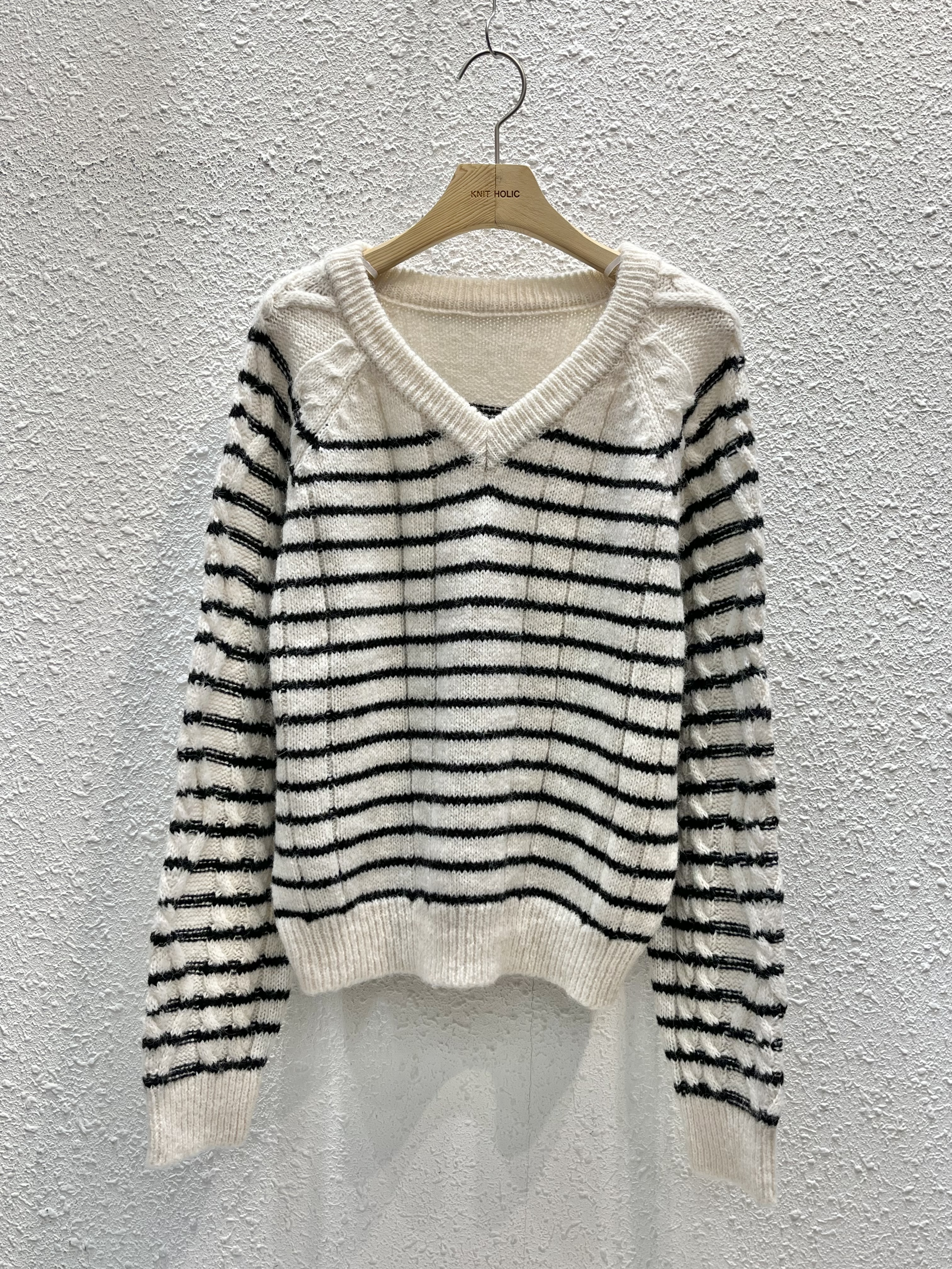 ウール混アルパカ混紡Vネックボーダーカラーニット | 詳細画像18