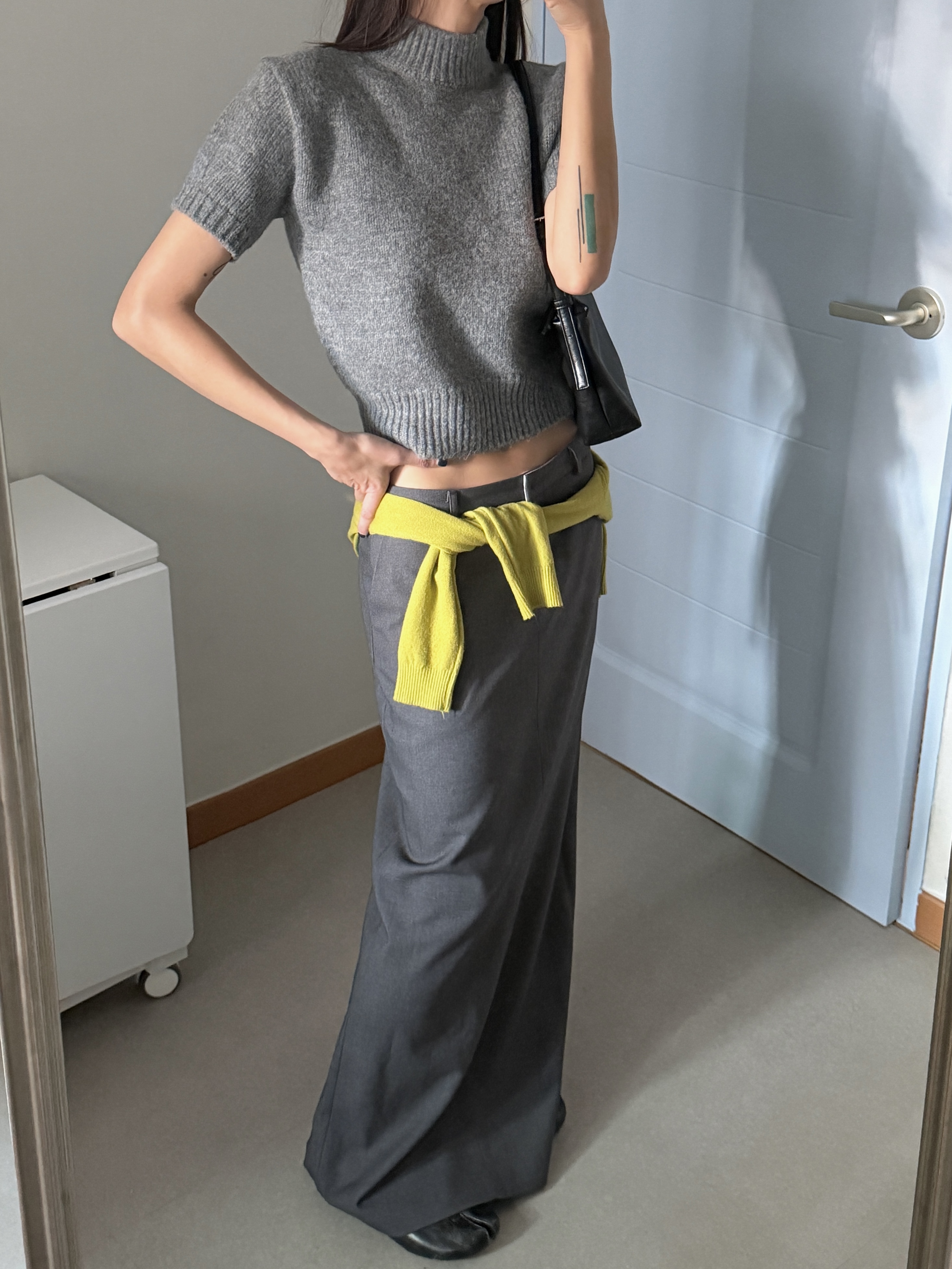 ハイネック半袖セミクロップド無地カラーニット | 詳細画像8