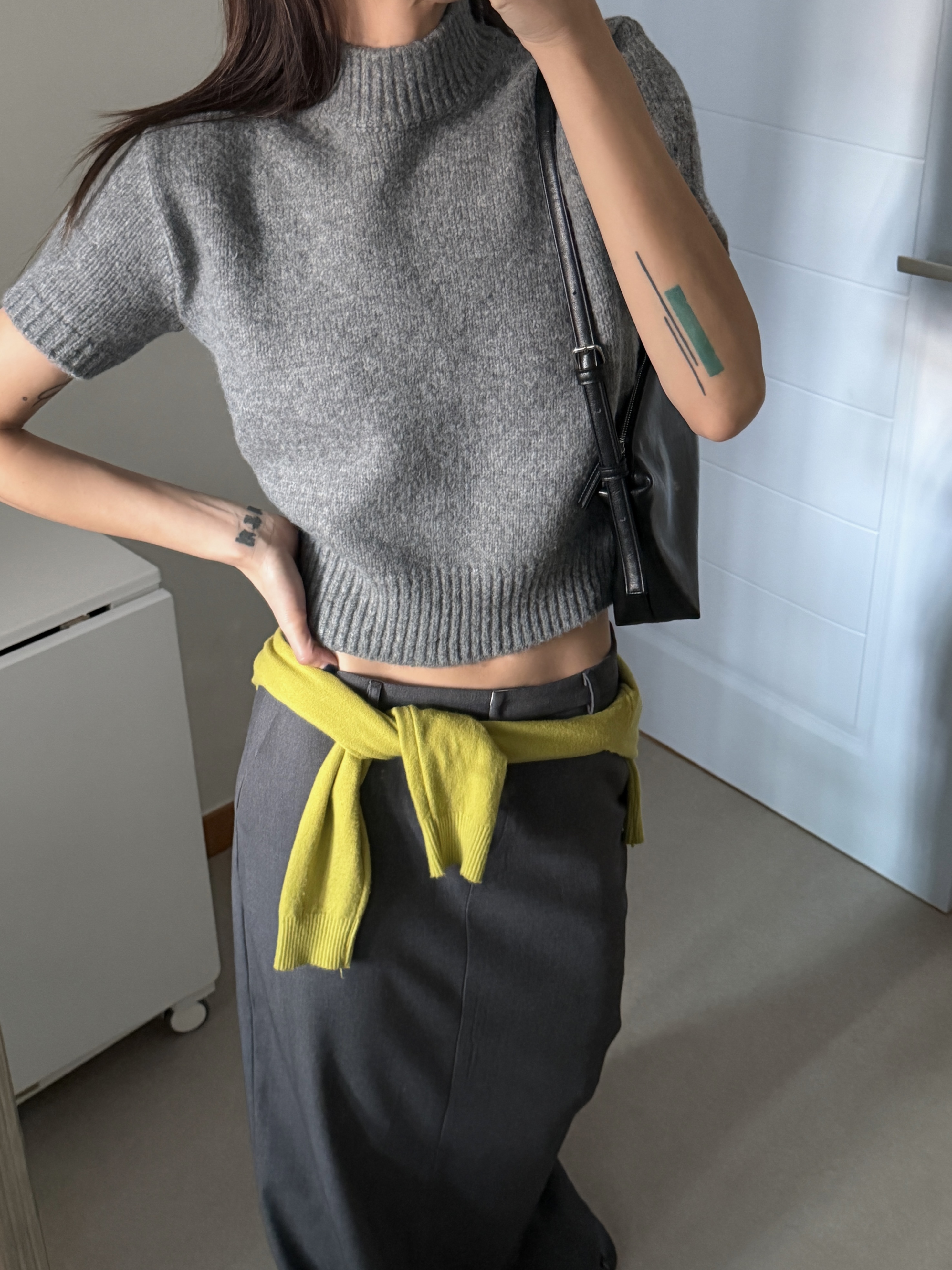 ハイネック半袖セミクロップド無地カラーニット | 詳細画像9