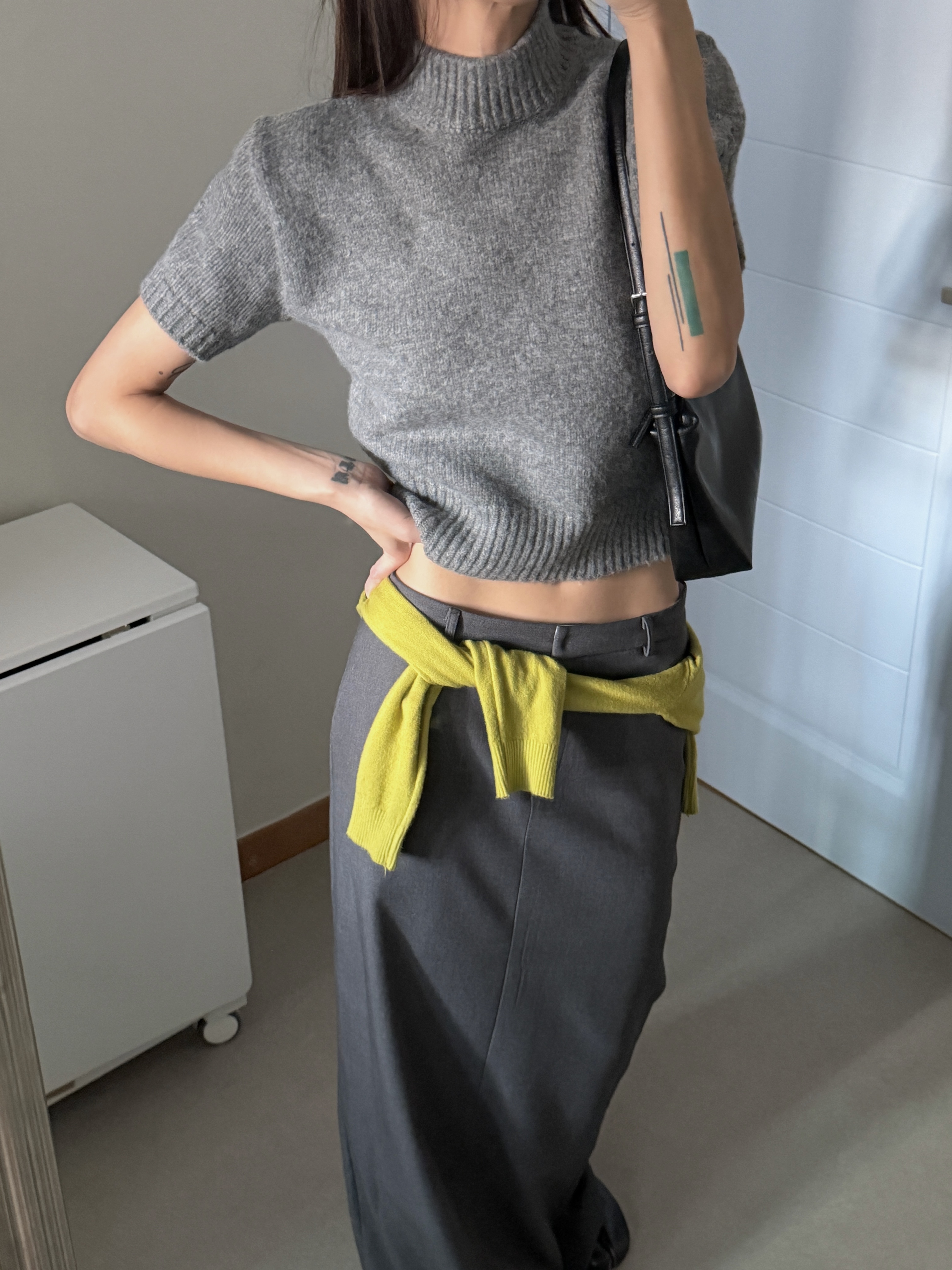 ハイネック半袖セミクロップド無地カラーニット | 詳細画像11