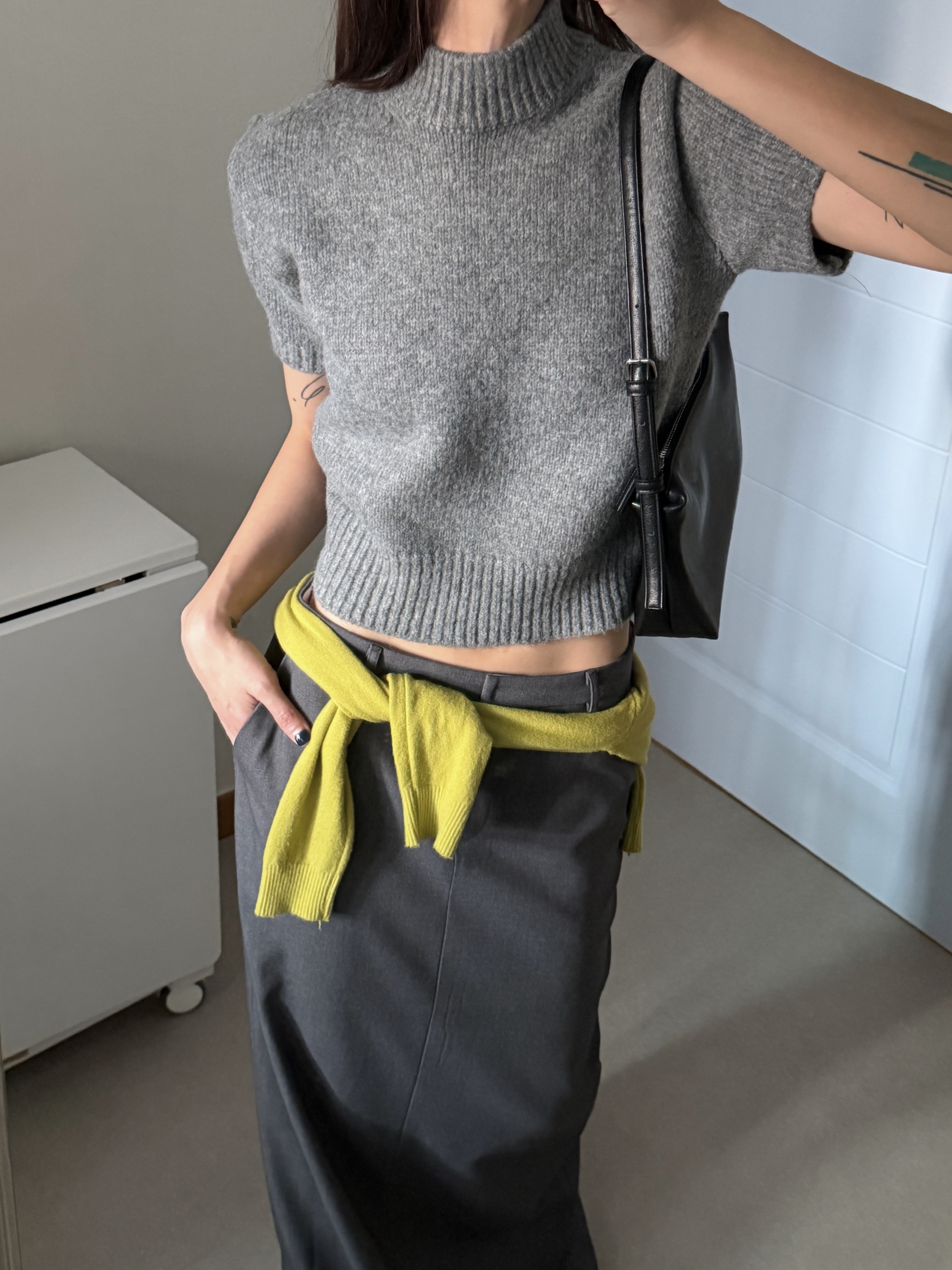 ハイネック半袖セミクロップド無地カラーニット | 詳細画像13