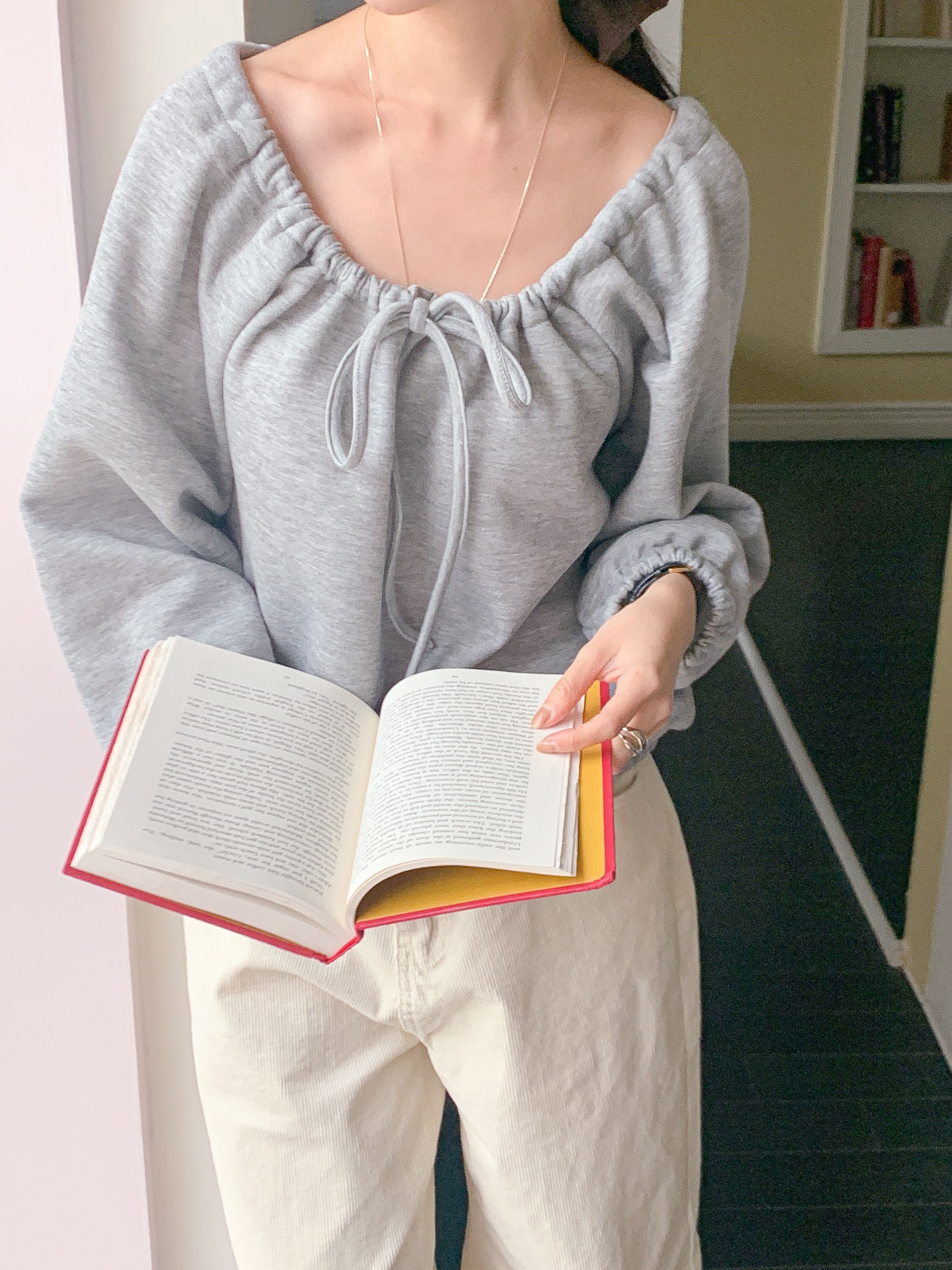 ファー裏地Vネックルーズ長袖レタリングスウェット | 詳細画像4