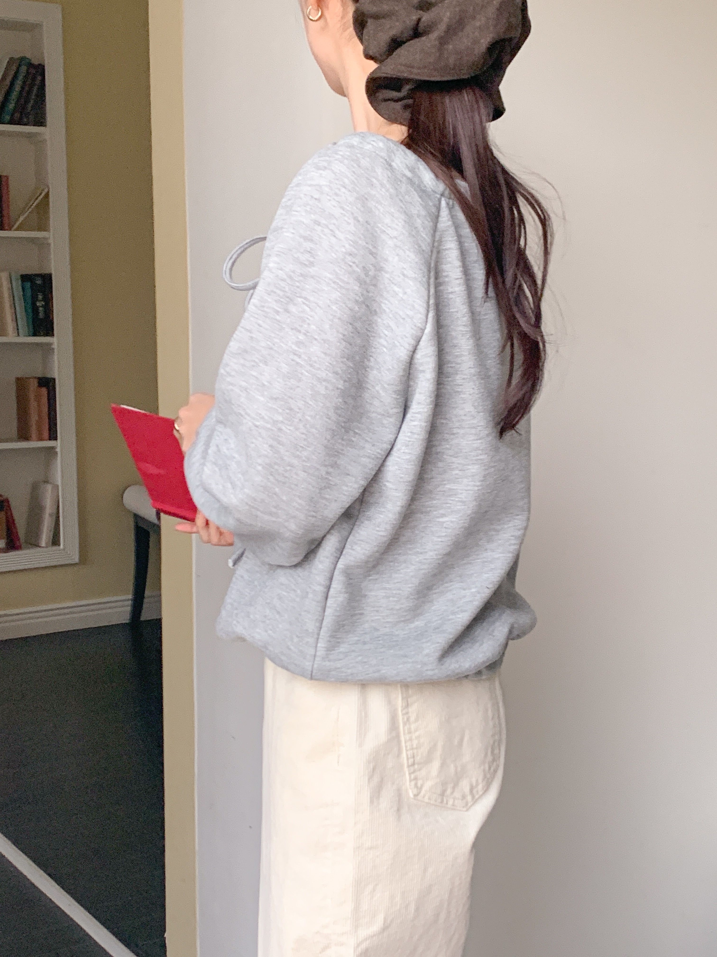 ファー裏地Vネックルーズ長袖レタリングスウェット | 詳細画像15