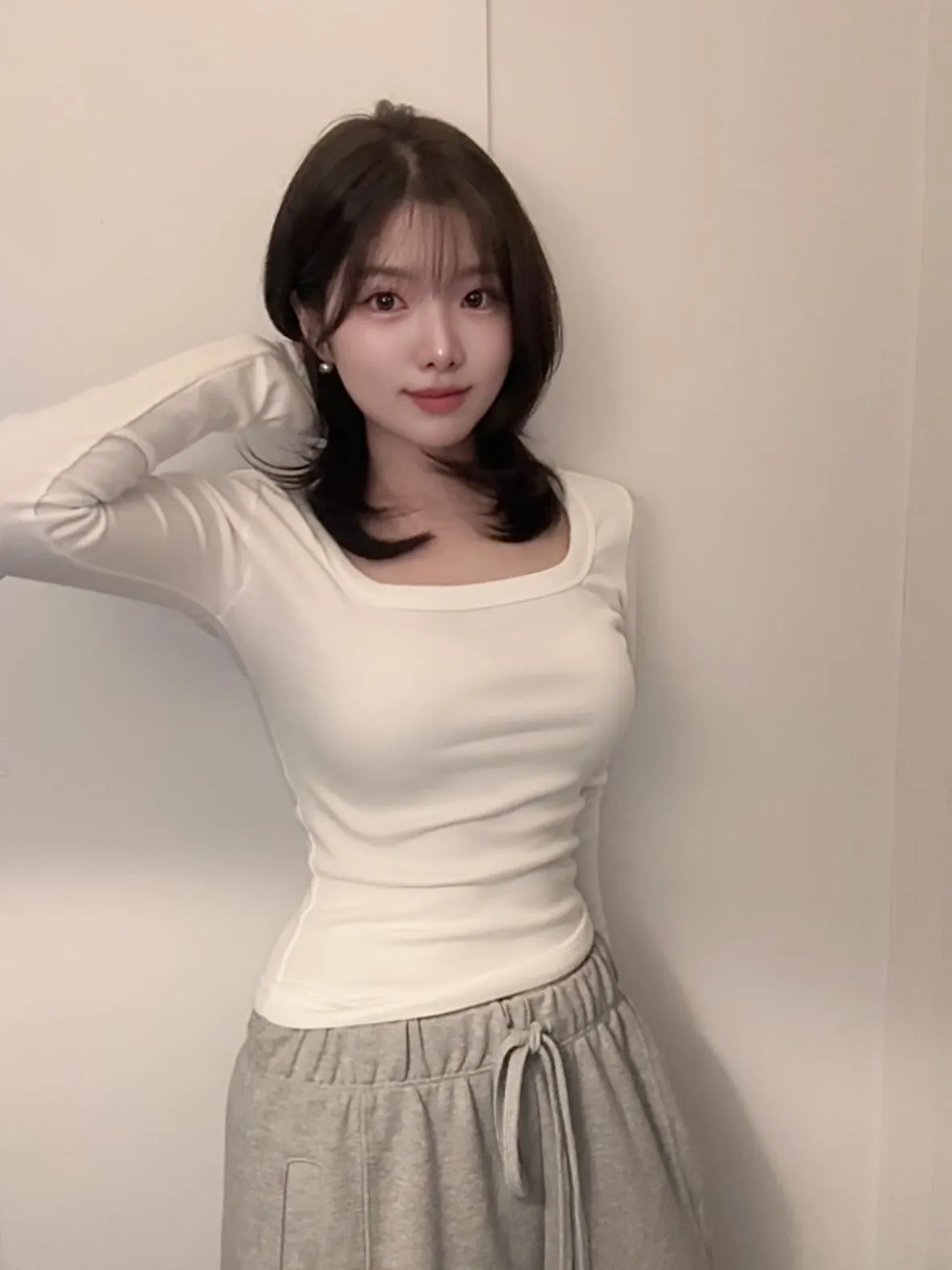 リブストレッチコットンスクエアネックスリム長袖Tシャツ | mingbelle | 詳細画像1