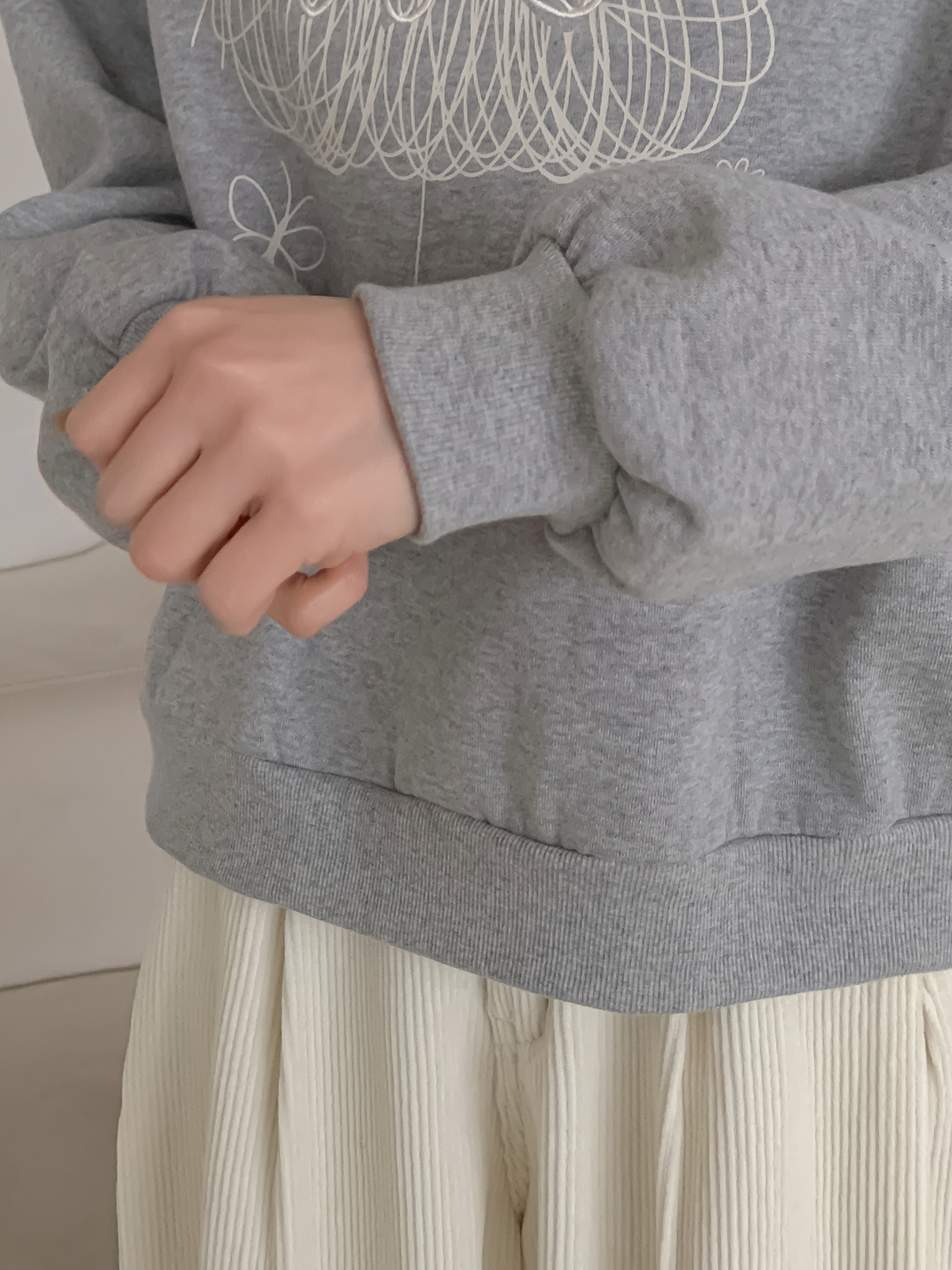 裏起毛ラウンドネック長袖刺繍スウェット | 詳細画像10