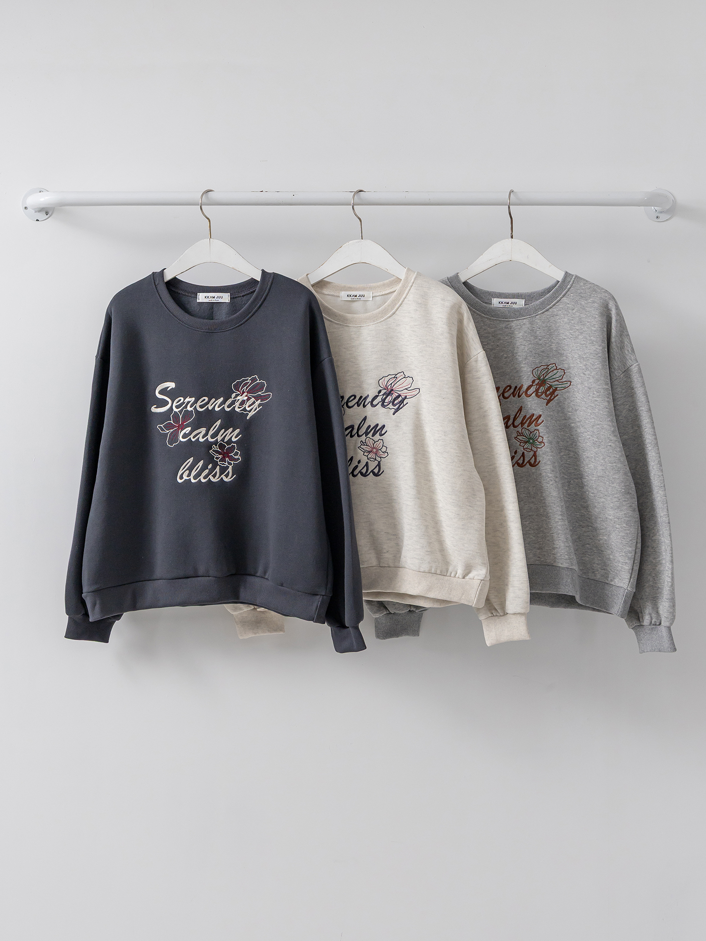 ラウンドネック長袖刺繍スウェット | 詳細画像2