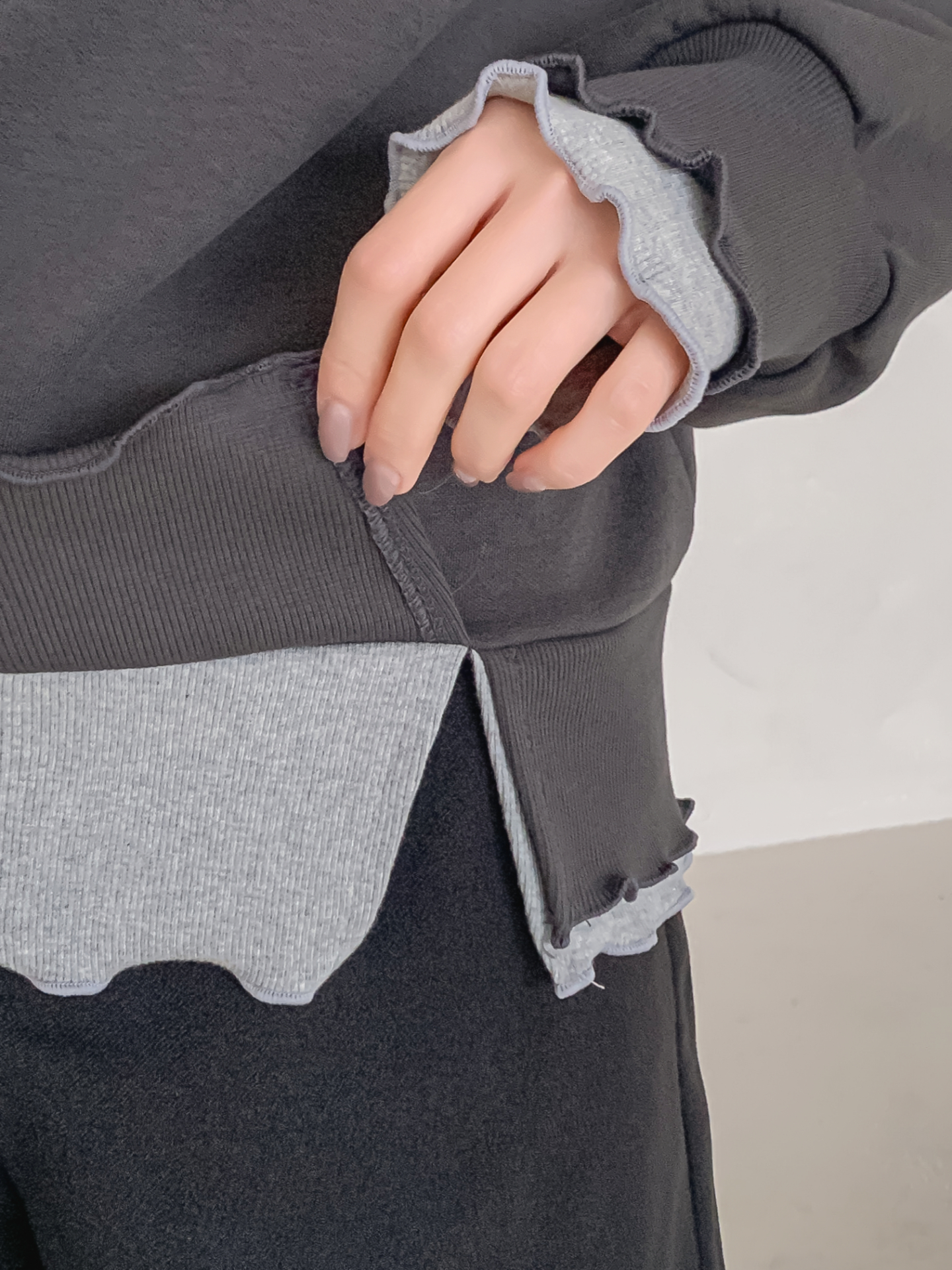 配色ラウンドネックスリットレイヤード風ルーズ長袖スウェット | 詳細画像18