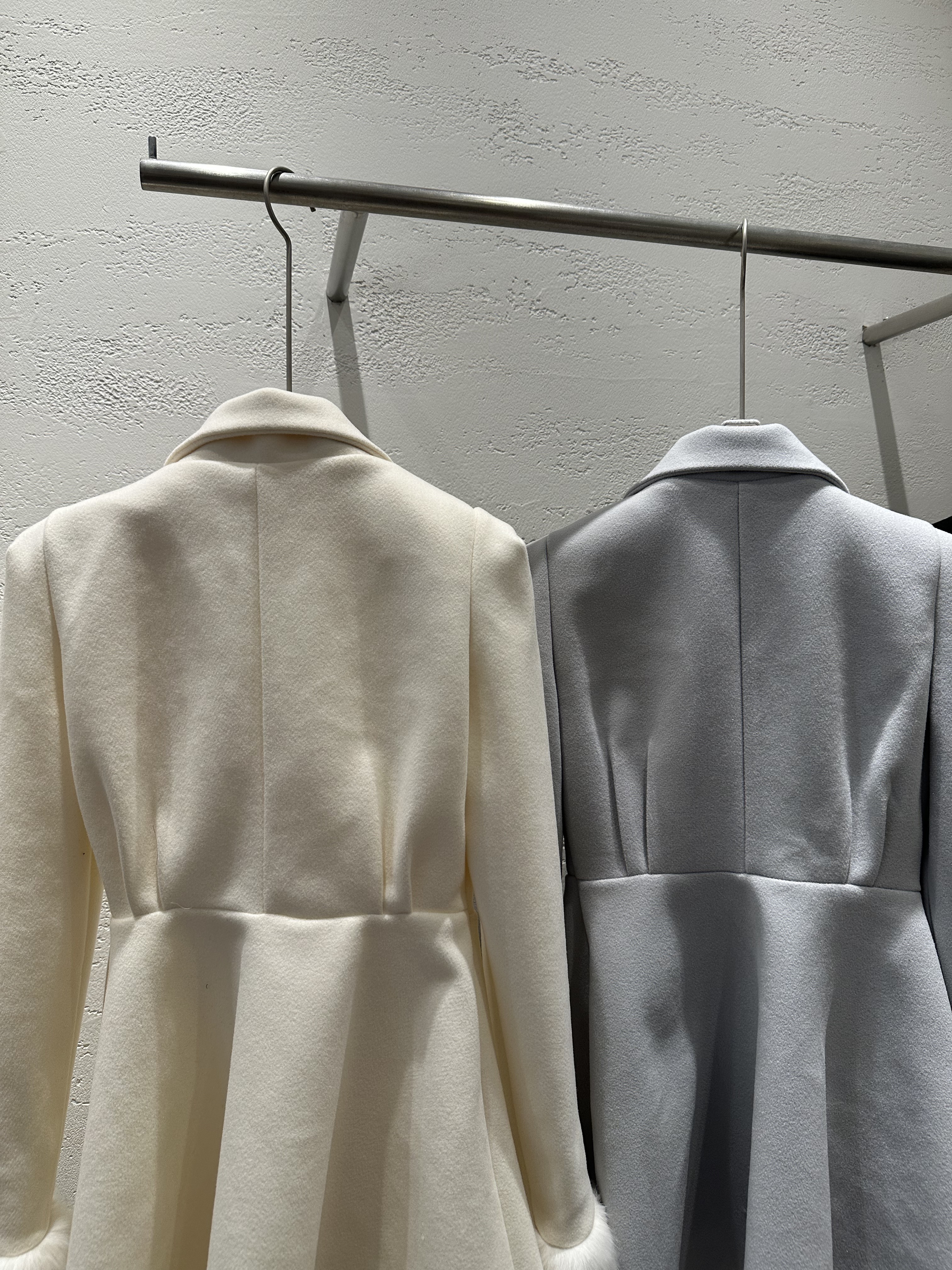 コンビエコファーボタンカラーハーフネック肩パッド長袖フレアコートベルト付 | 詳細画像23