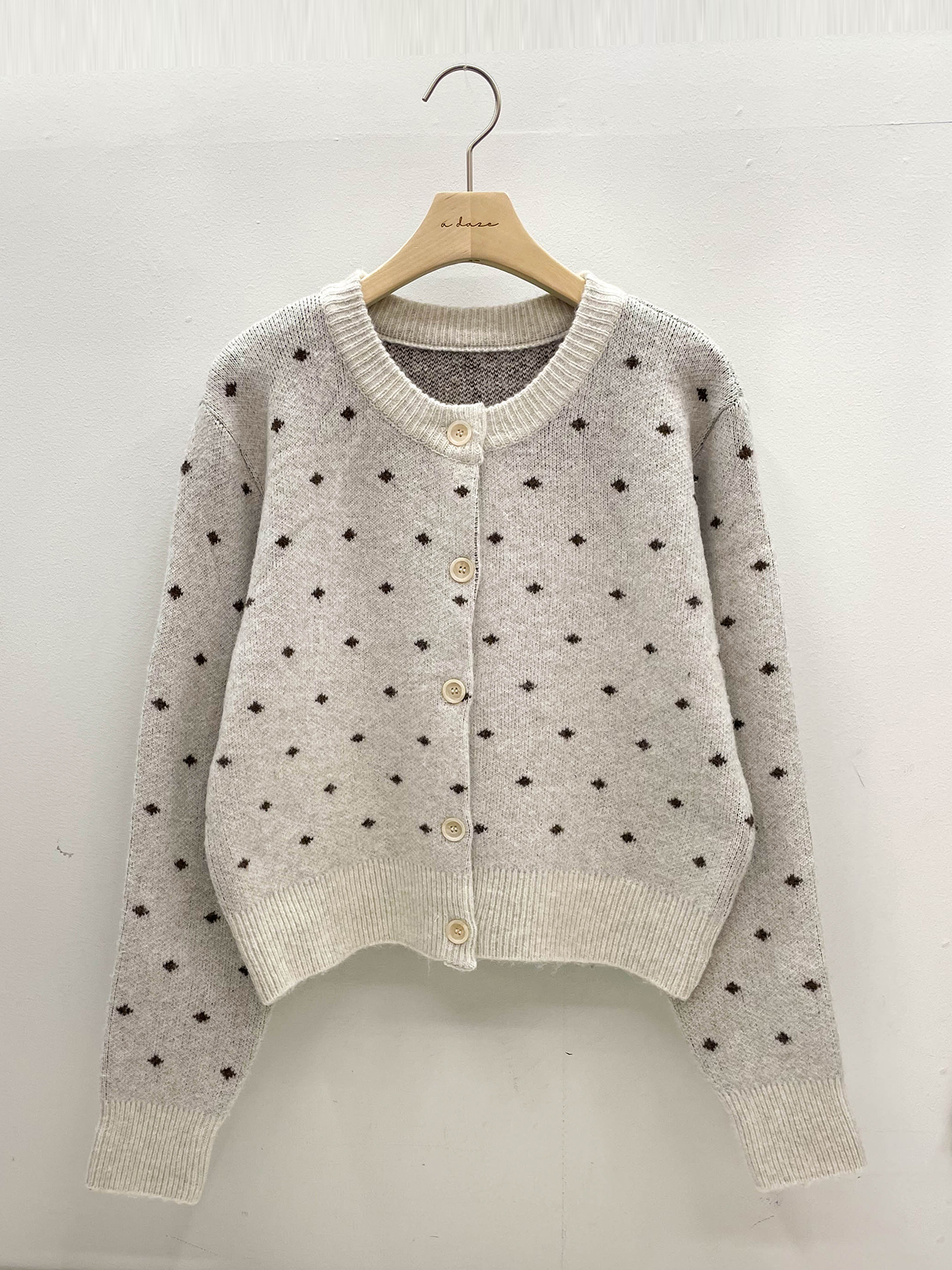 ニットボタンラウンドネックスリム長袖ドットカーディガン | 詳細画像16