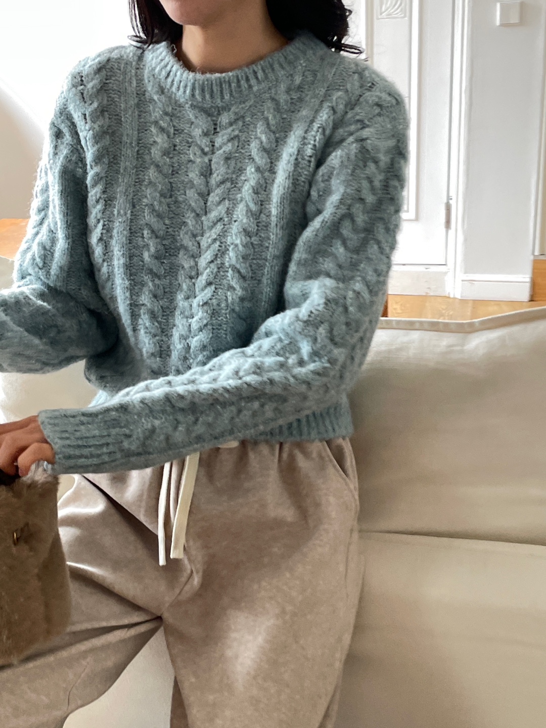 ラウンドネック長袖ケーブルニット | 詳細画像2