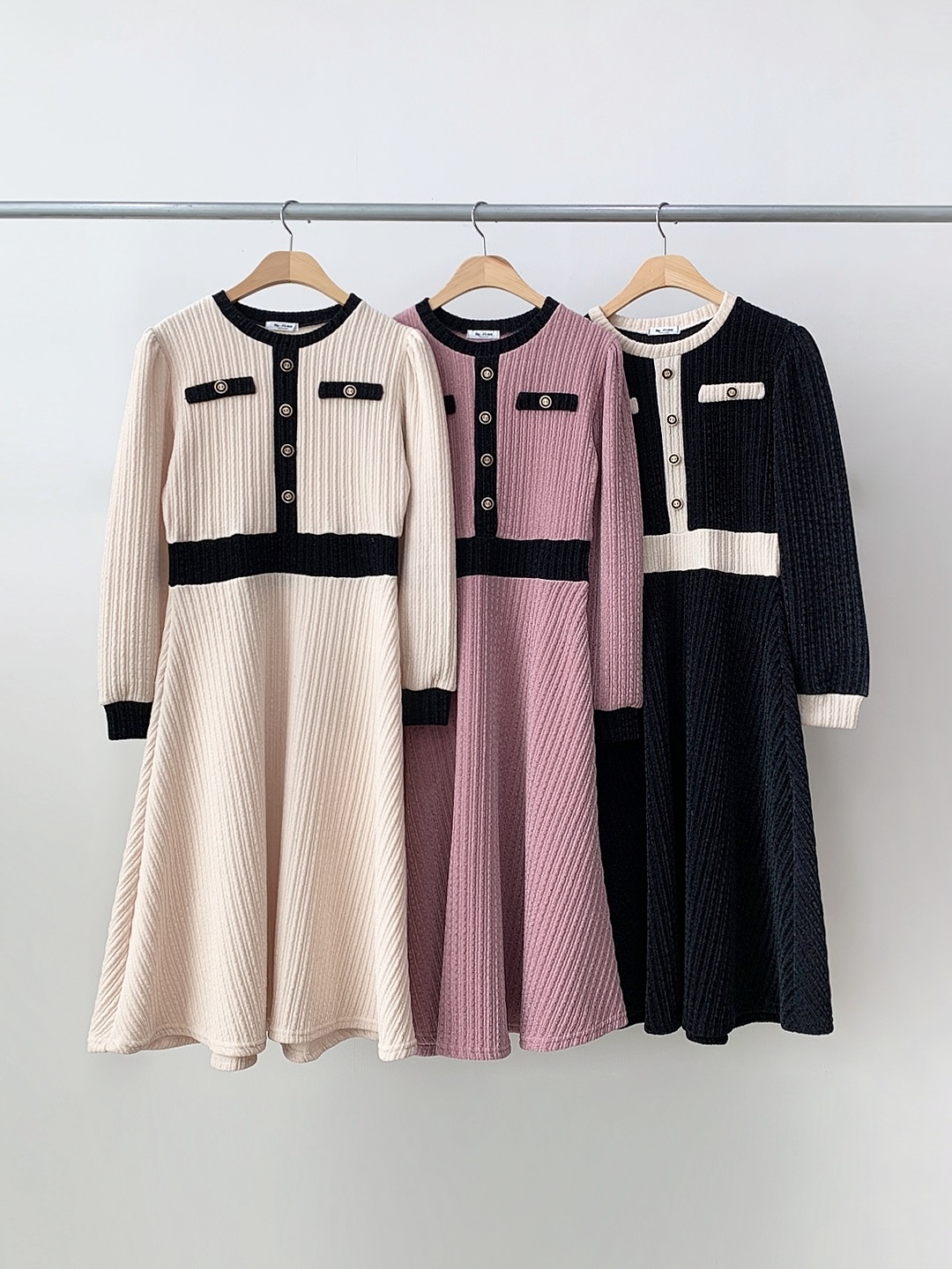 ベロア配色ラウンドネック長袖ミディフレアフェイクボタンワンピース | 詳細画像22