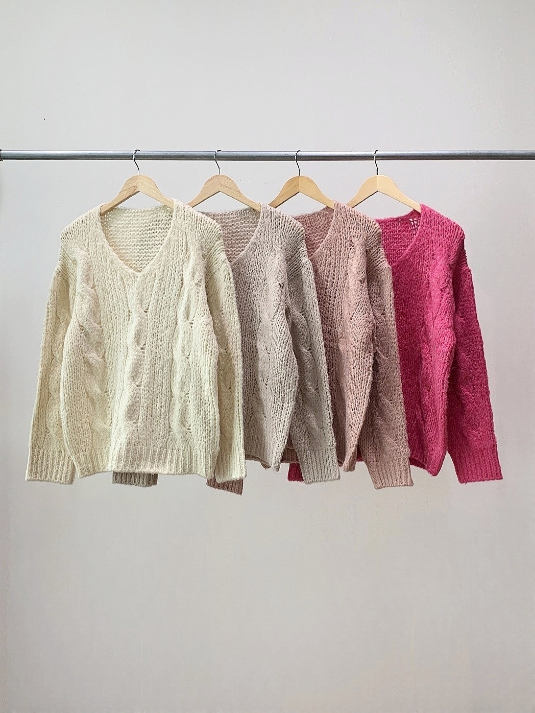 Vネックルーズ長袖ケーブルニット | 詳細画像8